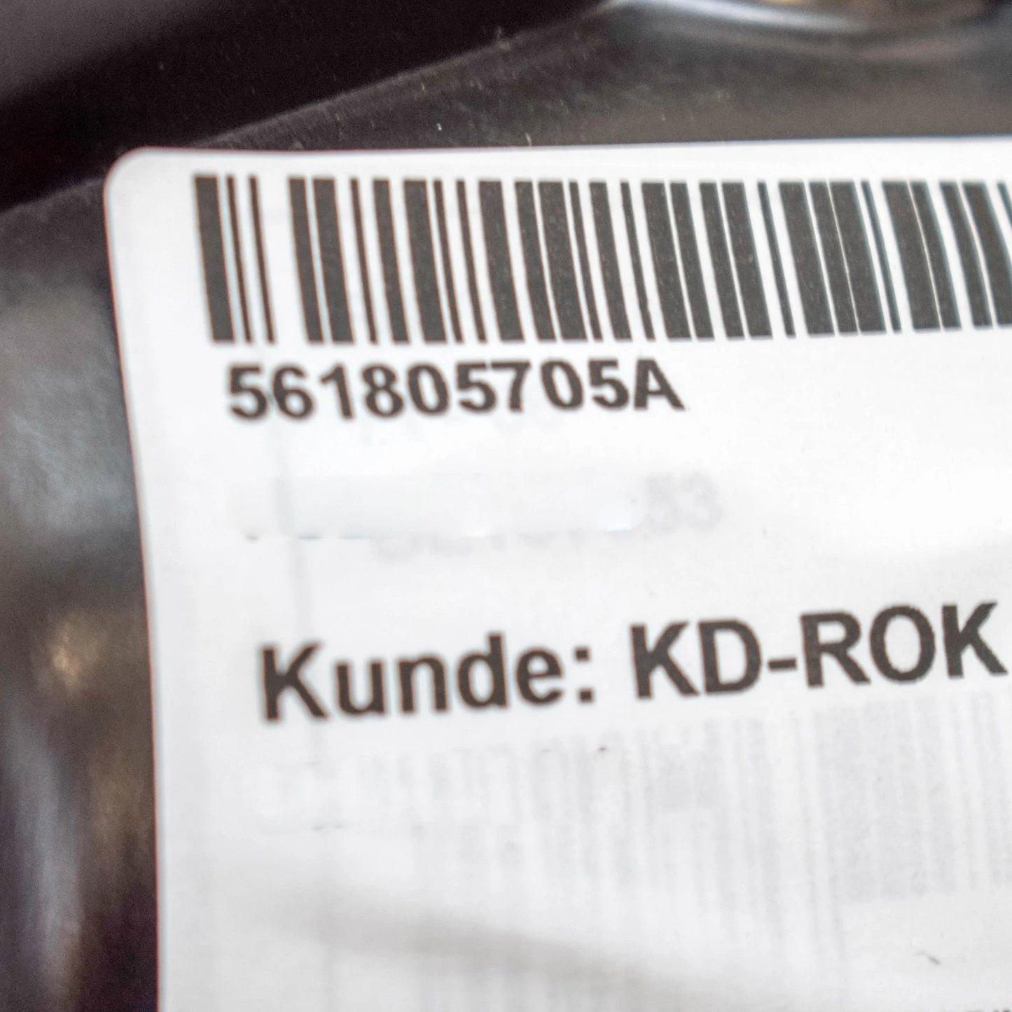 NEW VW PASSAT B8 FRONT BUMPER GUIDE CENTER 561805705A 2015