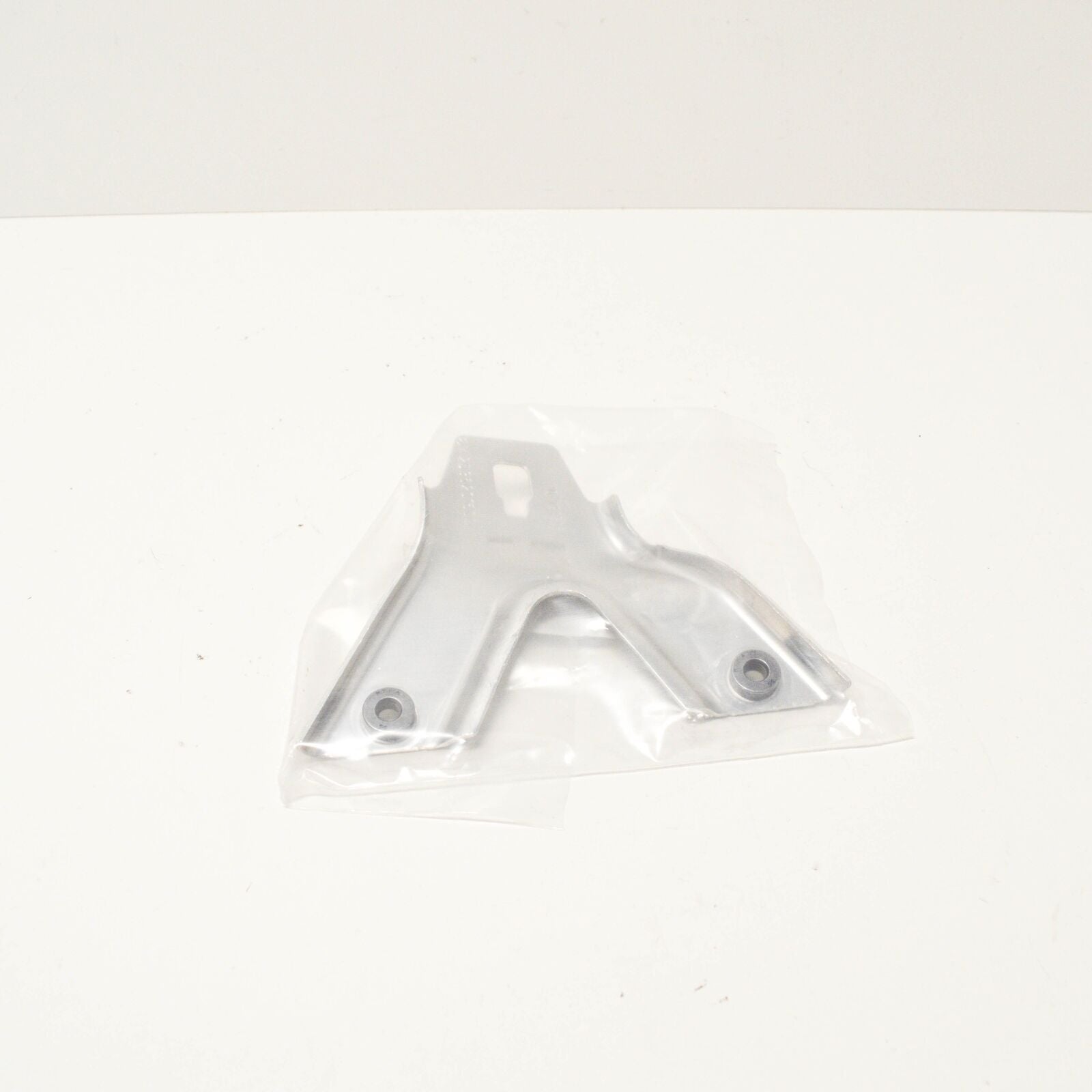 NEW MB E W213 FRONT LEFT BOTTOM CROSS MEMBER STRUT A2536201600 ORIGINAL