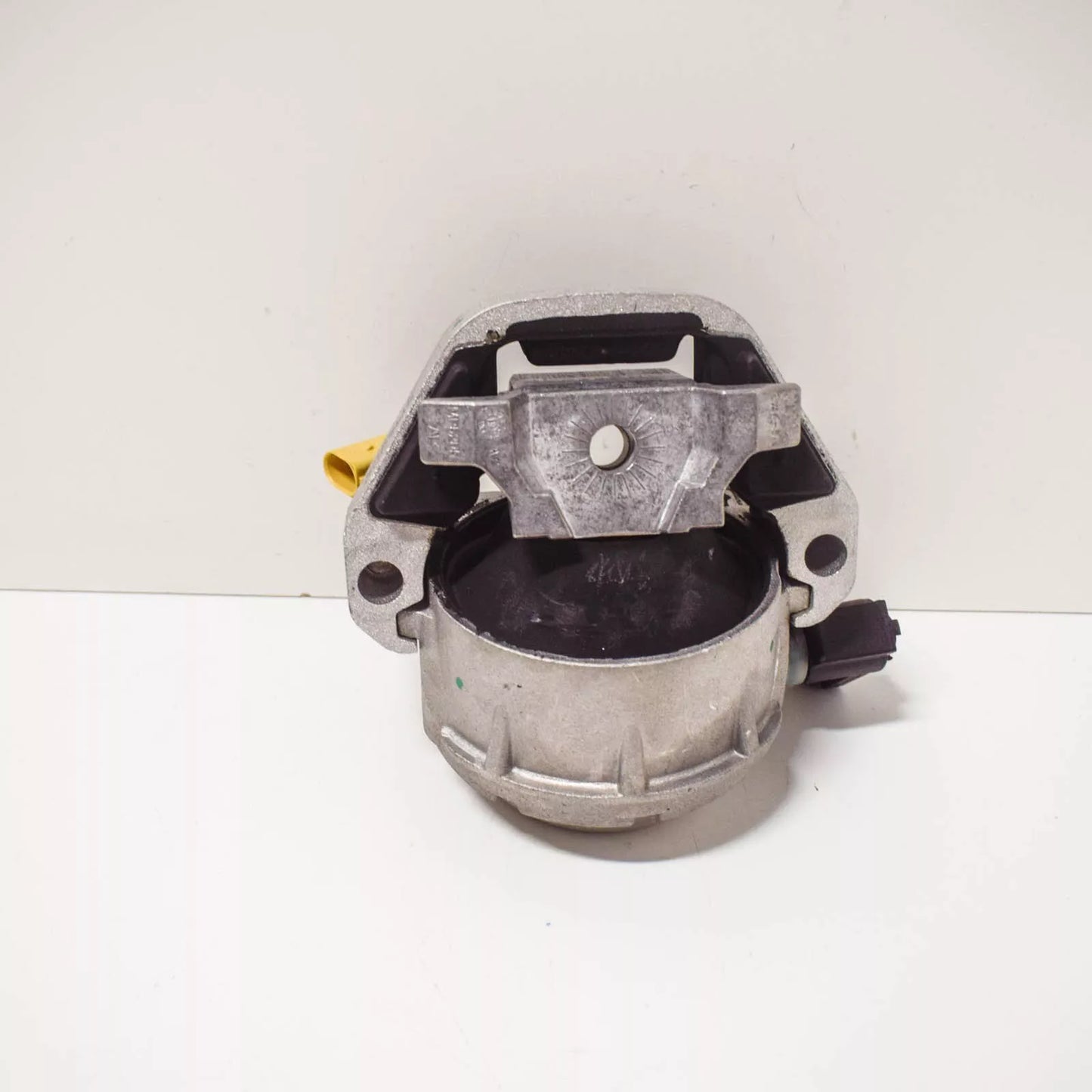 NEW AUDI A6 4G C7 HYDRAULIC ENGINE RIGHT MOUNT 4G0199381LF ORIGINAL