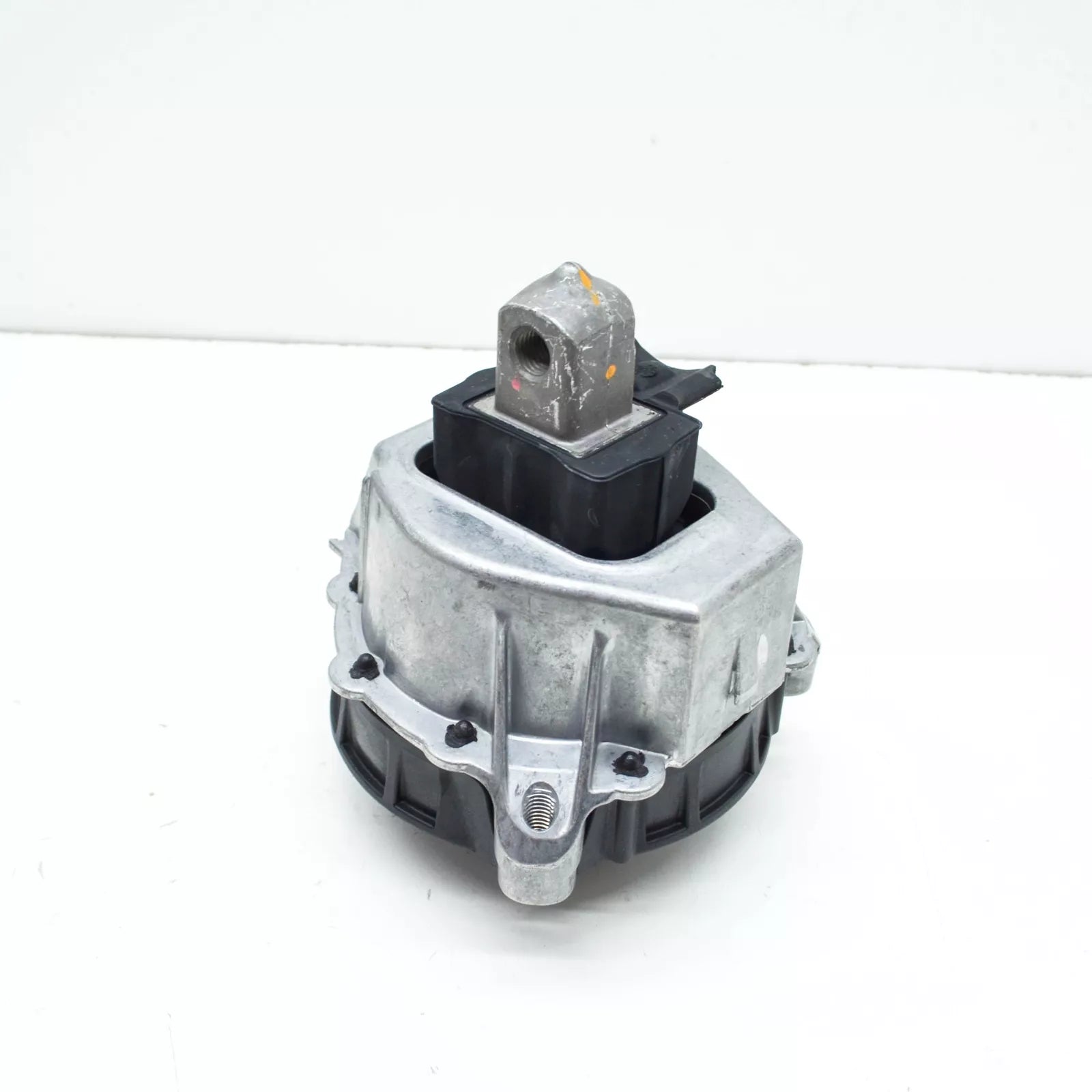 NEW BMW 3 G20 RIGHT SIDE ENGINE MOUNT 7582318 22117582318 ORIGINAL