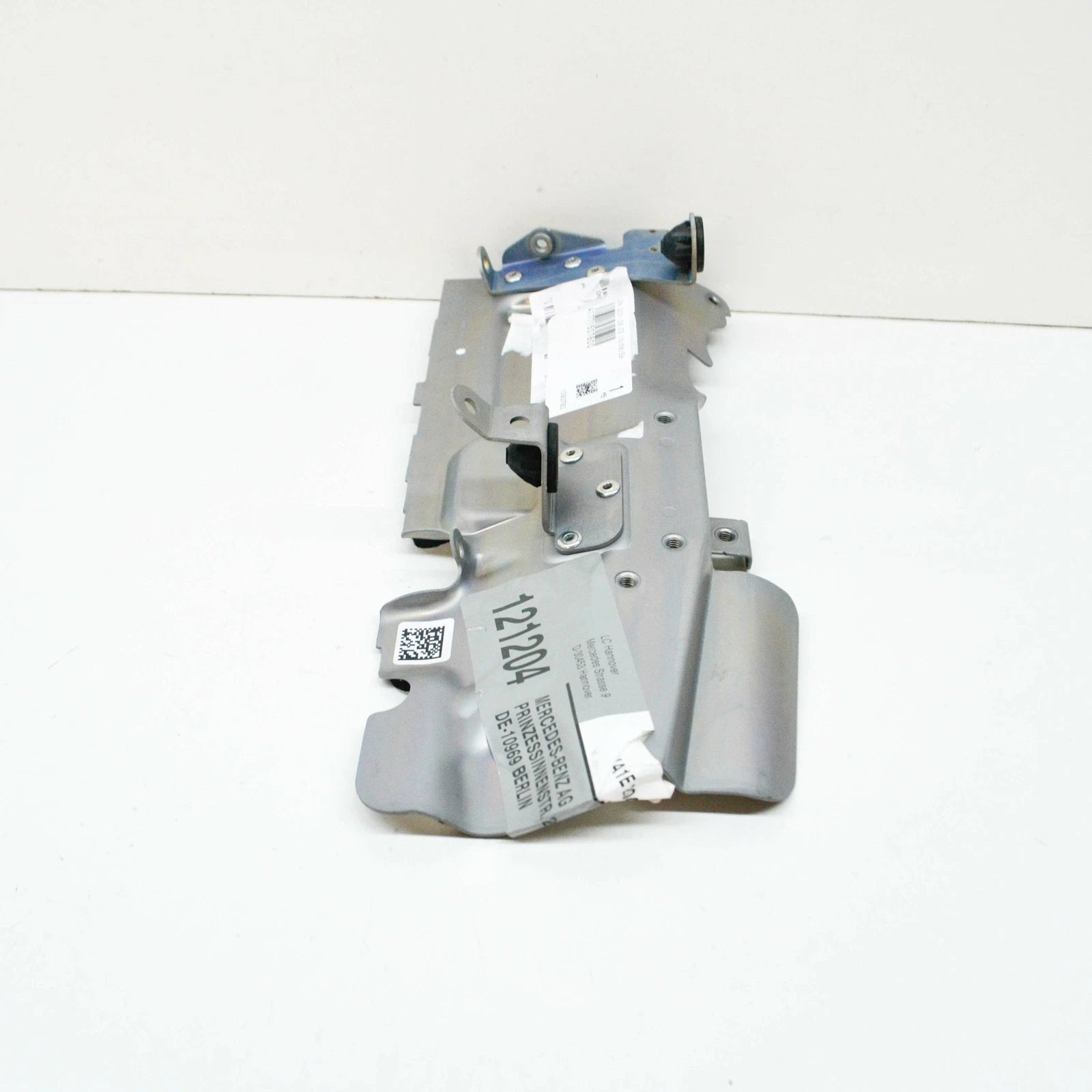 NEW MERCEDES-BENZ C W205 RIGHT SIDE HEAT SCREENING PLATE A1771507800 ORIGINAL