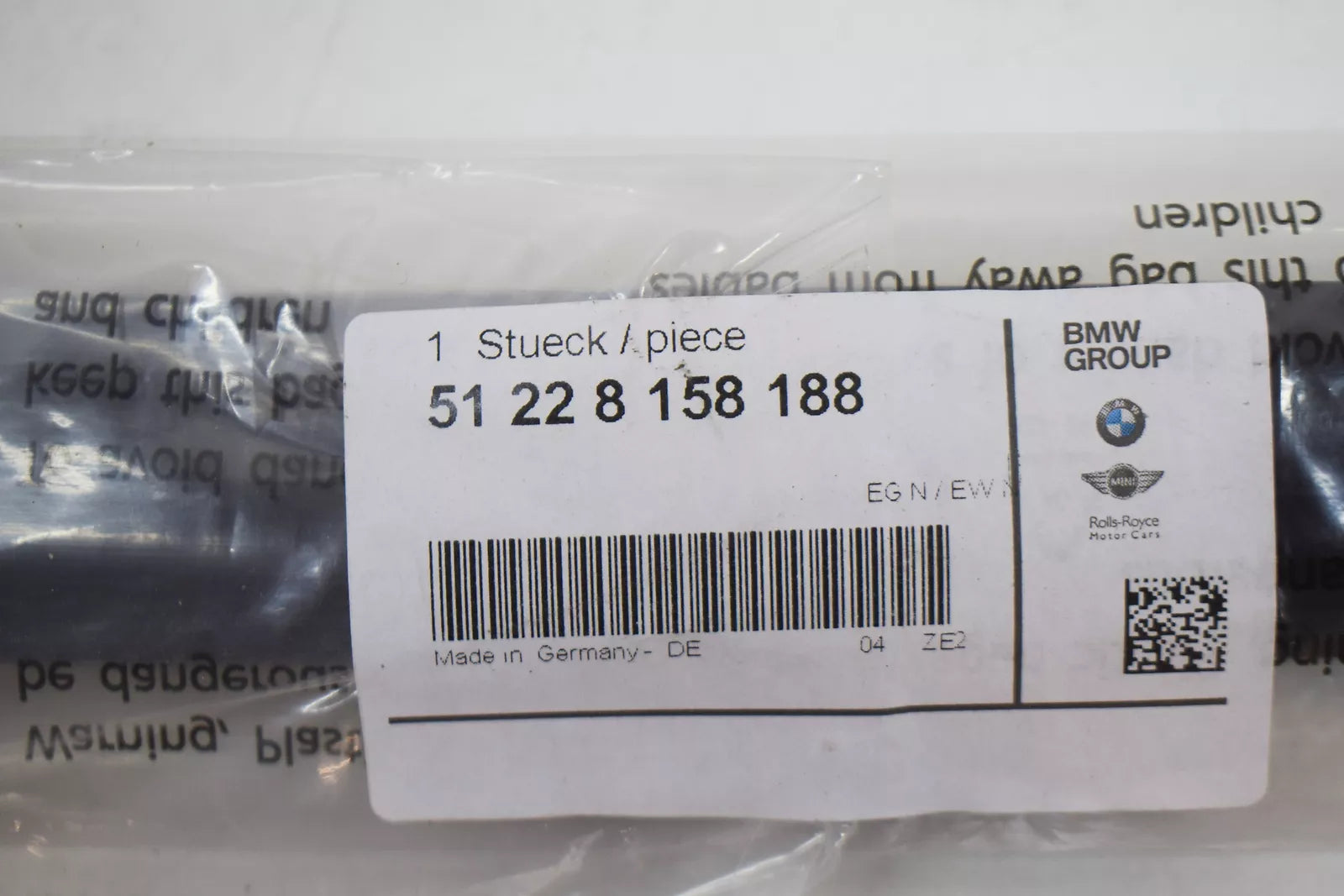 NEW BMW 7 E38 REAR RIGHT DOOR SEALING BETWEEN DOOR/ENTRANCE 51228158188 ORIGINAL