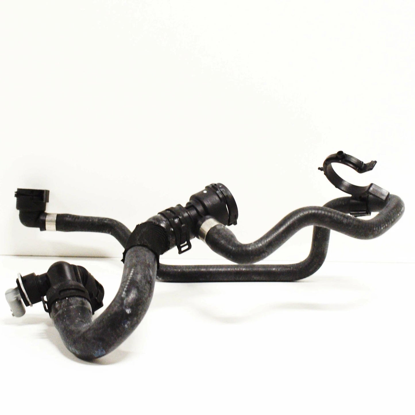 NEW MERCEDES BENZ GLC X253 COOLANT PIPE HOSE A2535011600 ORIGINAL