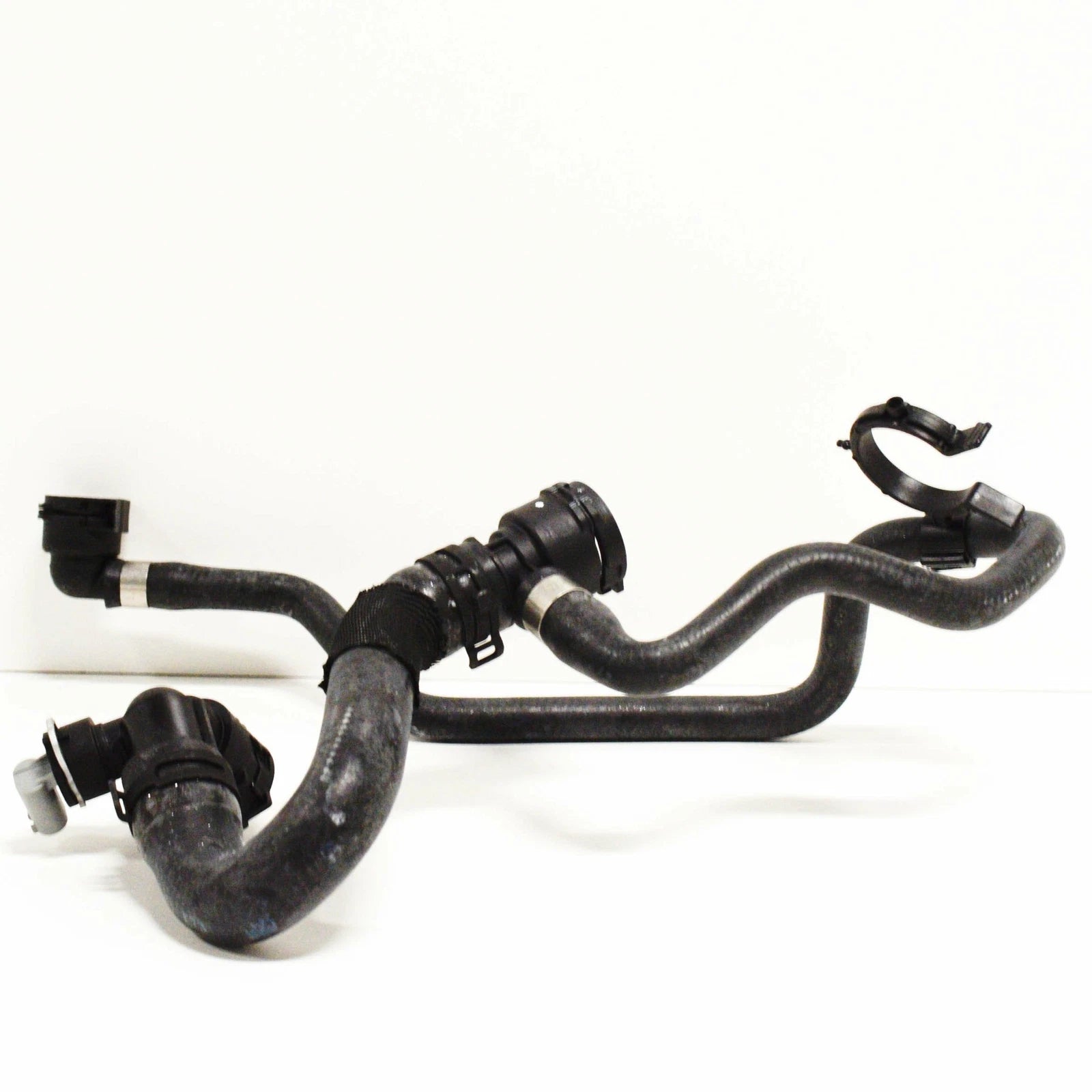 NEW MERCEDES BENZ GLC X253 COOLANT PIPE HOSE A2535011600 ORIGINAL