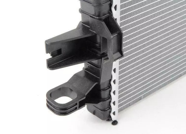 NEW VOLKSWAGEN TOUAREG 7P COOLANT RADIATOR 7P0121253A ORIGINAL