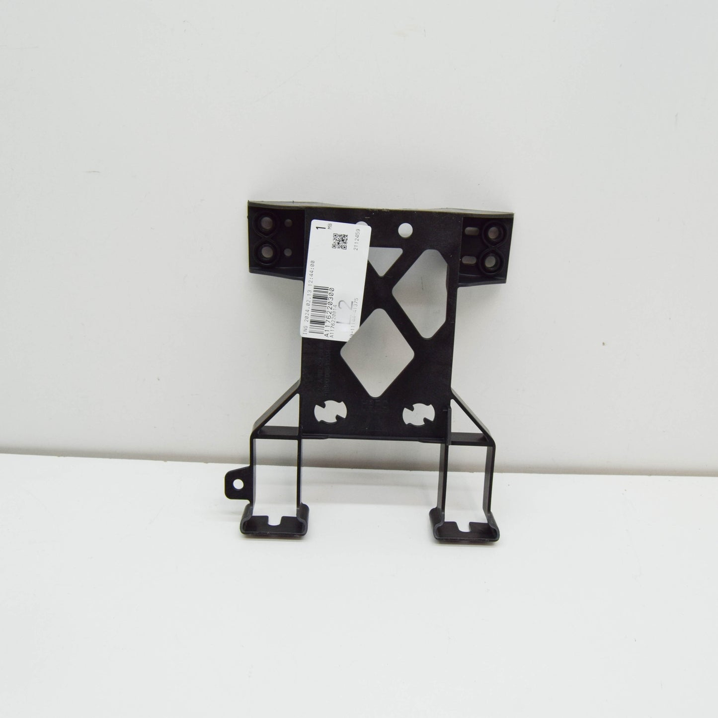 NEW MERCEDES-BENZ A W176 ADAPTIVE CRUISE CONTROL BRACKET A1176220300 ORIGINAL