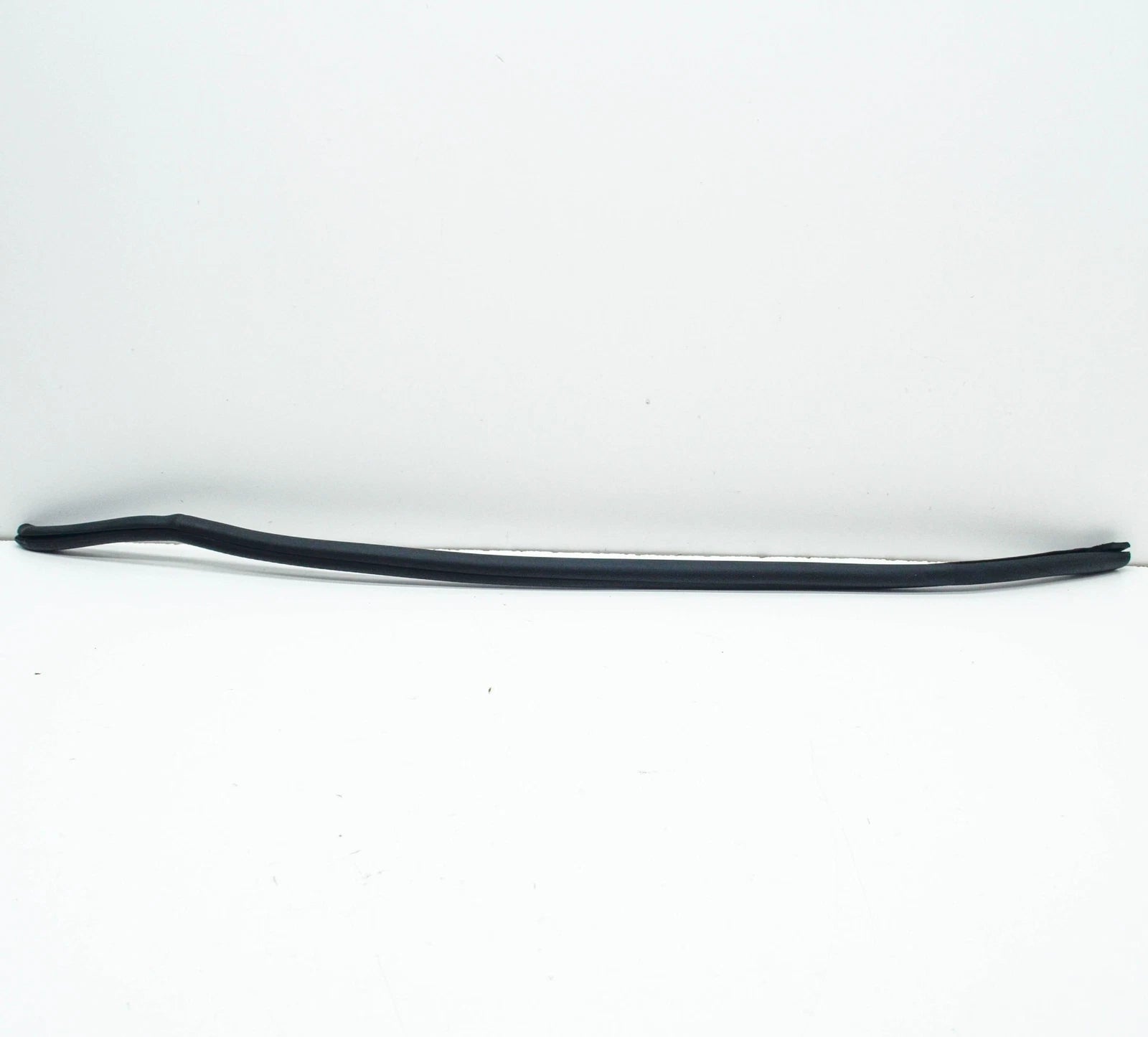 NEW AUDI A7 SPORTBACK 4G FRONT LEFT OUTER DOOR SEAL 4G8839717