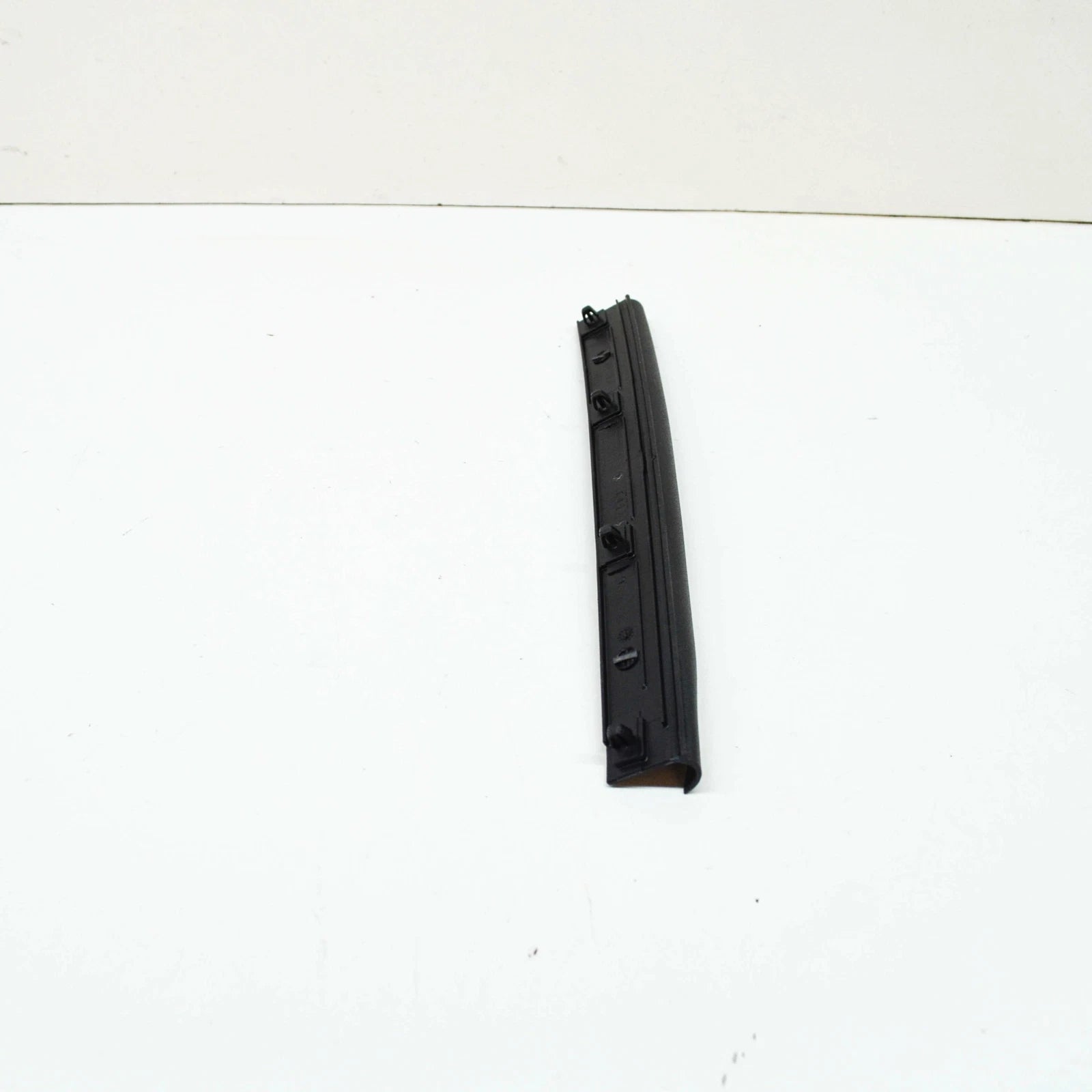 NEW AUDI Q2 GA FRONT BONNET HOOD LEFT IMPACT SEAL 81A823125 ORIGINAL