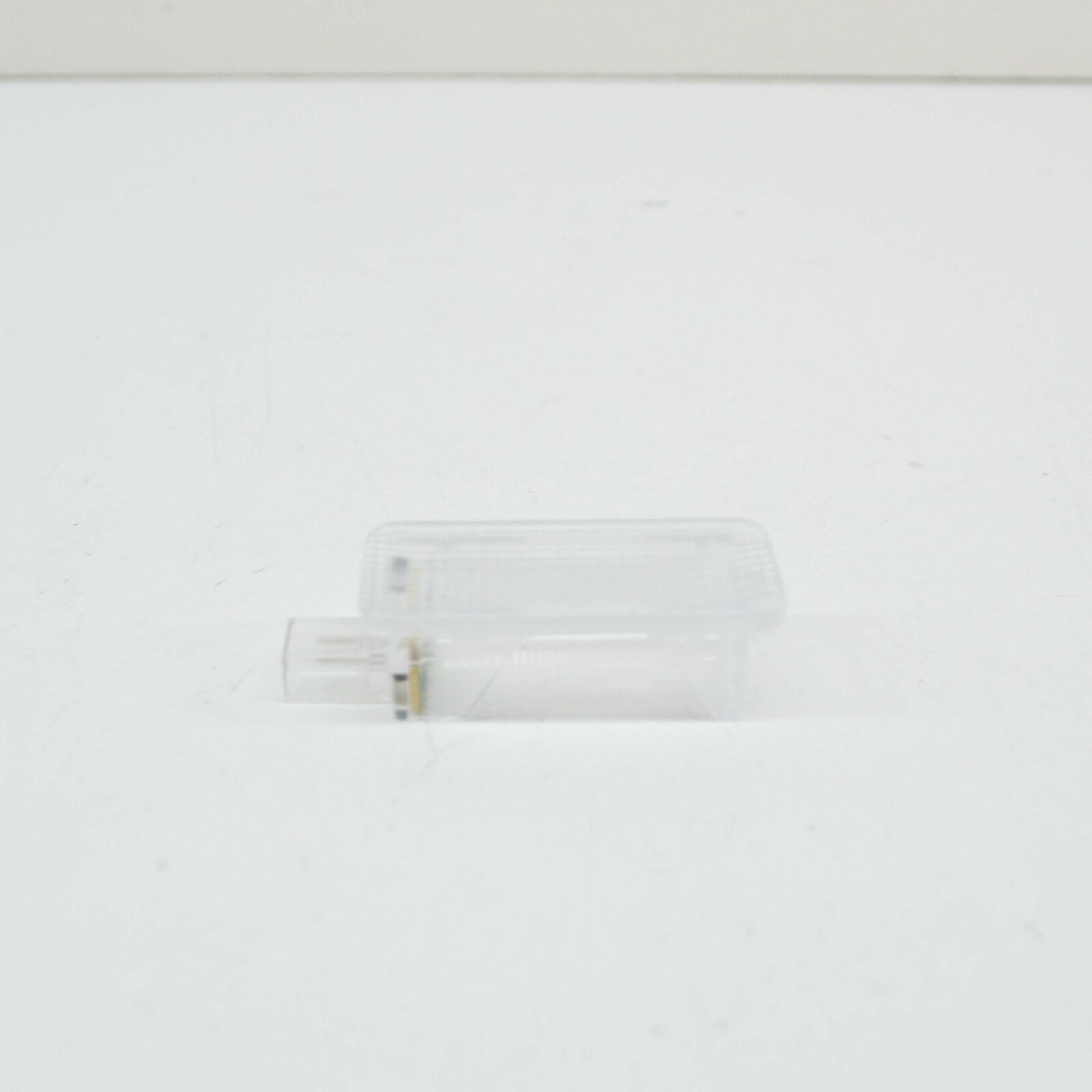 NEW MERCEDES-BENZ M W164 PIGEONHOLE INTERIOR LIGHT A2088206501 ORIGINAL