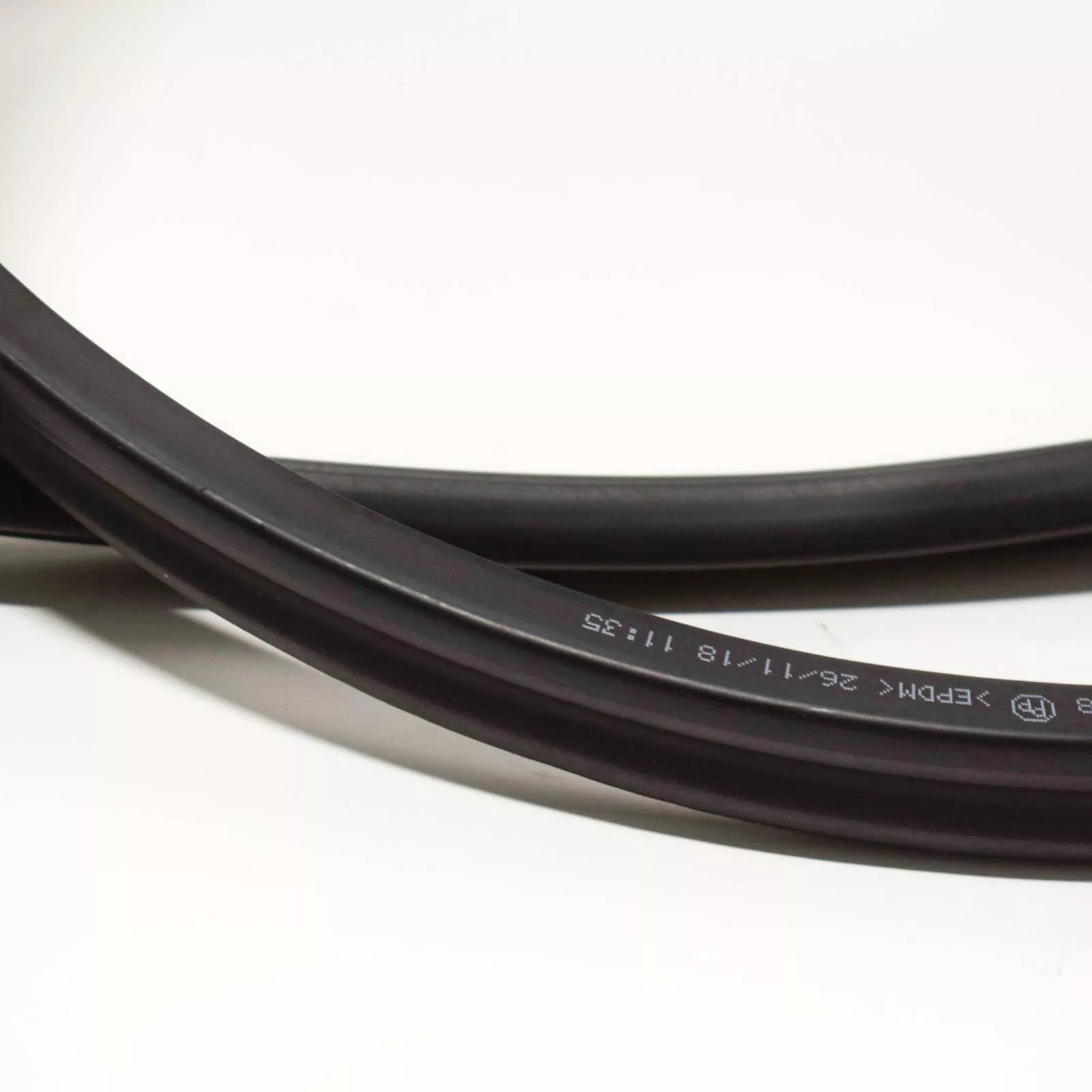 NEW MERCEDES-BENZ CL C216 FRONT HOOD SEAL A2216280598