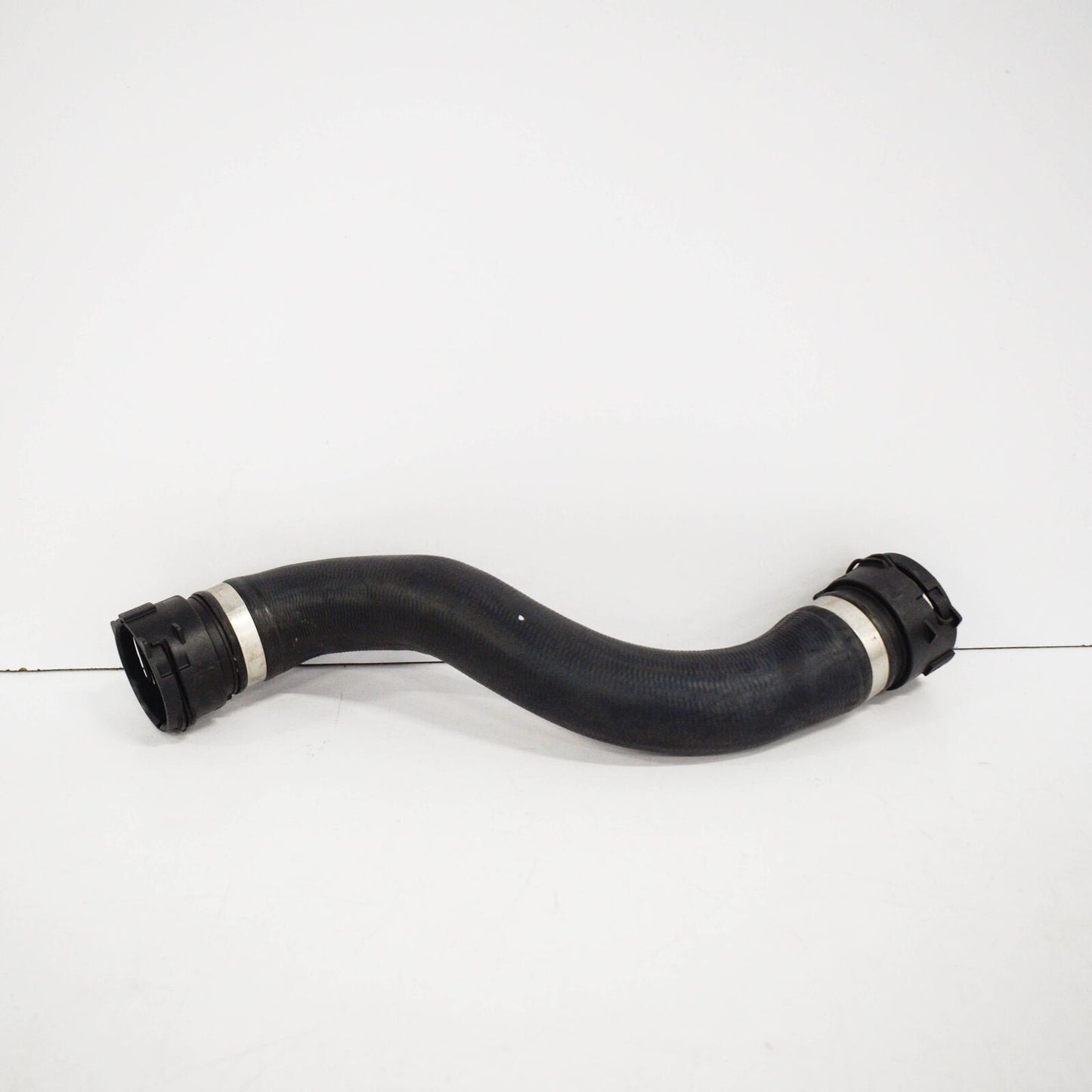 NEW MERCEDES BENZ C W205 WATER RADIATOR LEFT COOLANT HOSE A2055016384 ORIGINAL