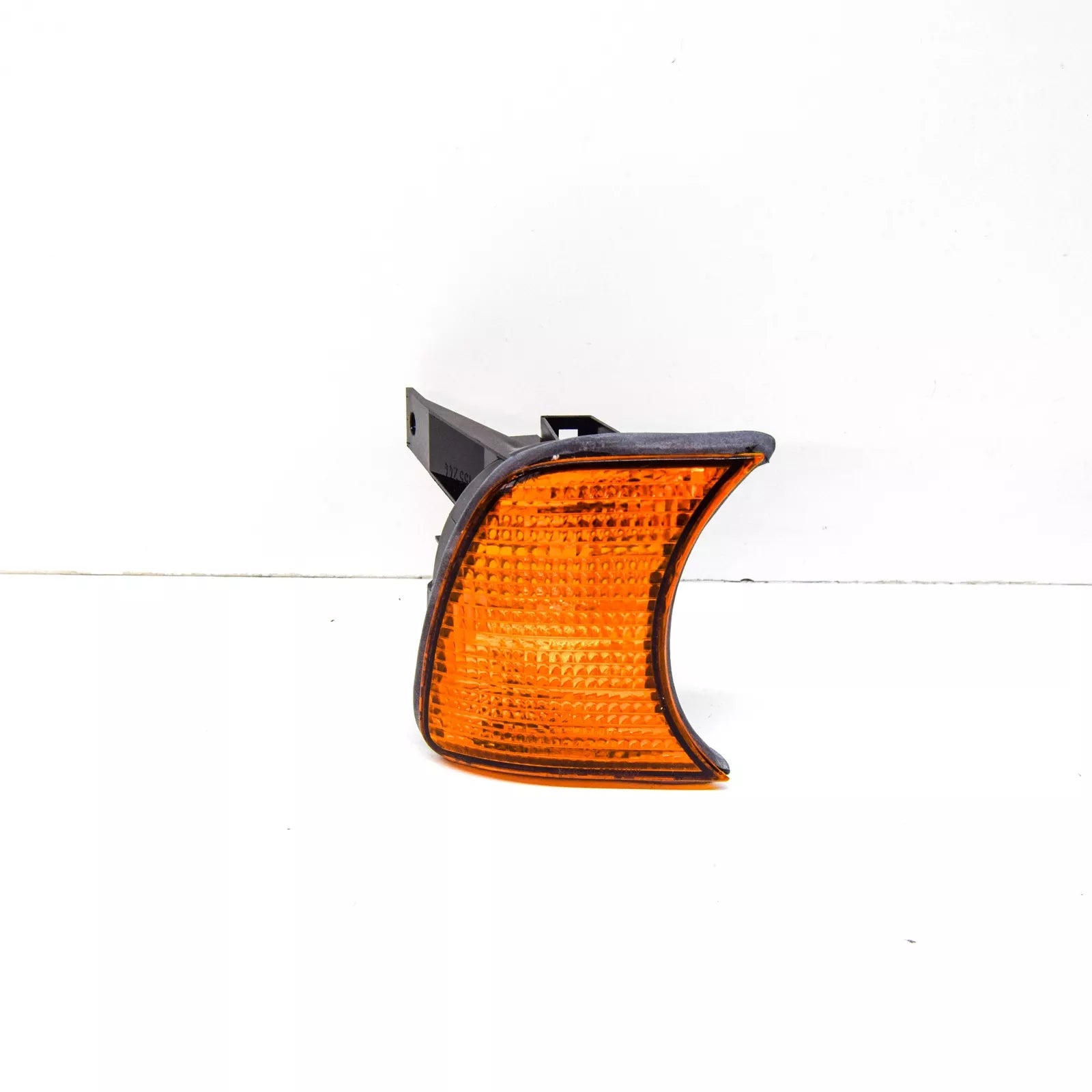 NEW BMW 5 E34 RIGHT TURN LIGHT INDICATOR 63131384034 1384034 ORIGINAL