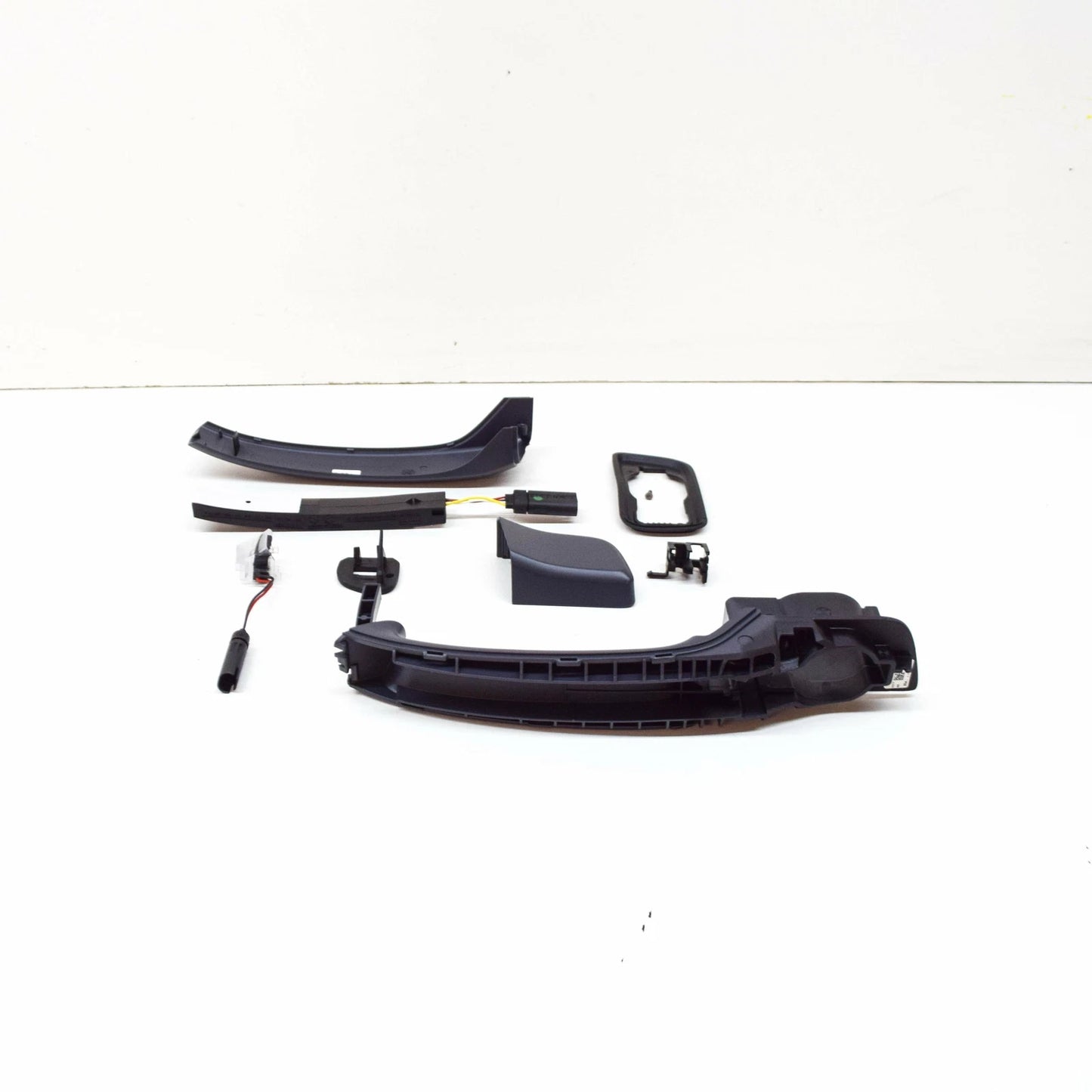 NEW BMW I3 I01 FRONT RIGHT DOOR EXTERIOR HANDLE 51217408382 ORIGINAL