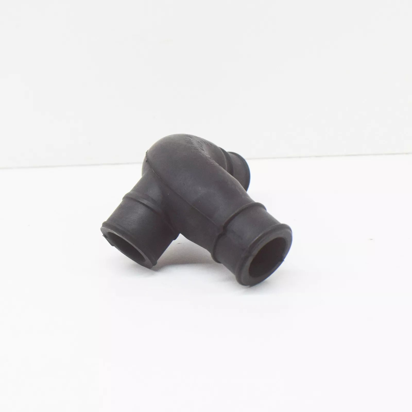 NEW AUDI A4 B7 CYLINDER HEAD VENT HOSE 06B103221H ORIGINAL