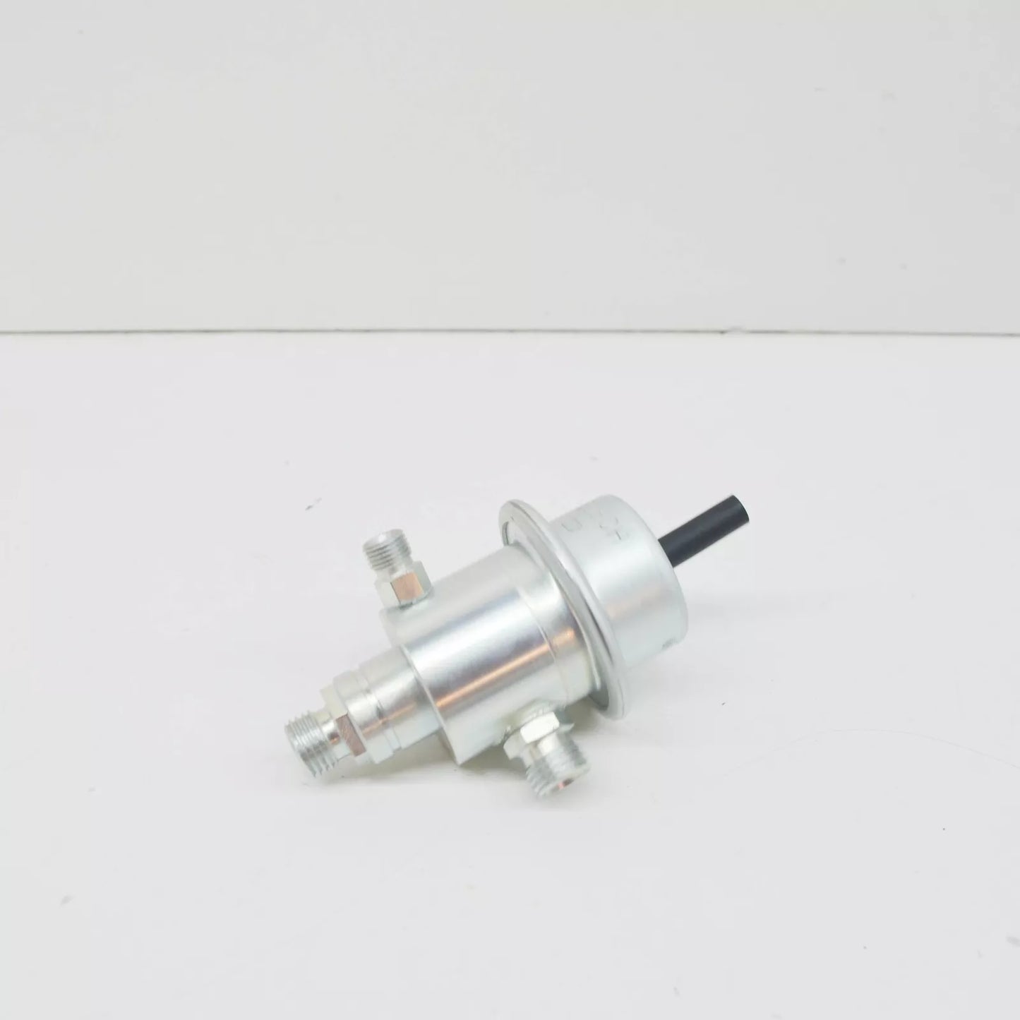 NEW MB E-CLASS W124 FUEL PRESSURE REGULATOR A0000780392 3.0 PETROL ORIGINAL