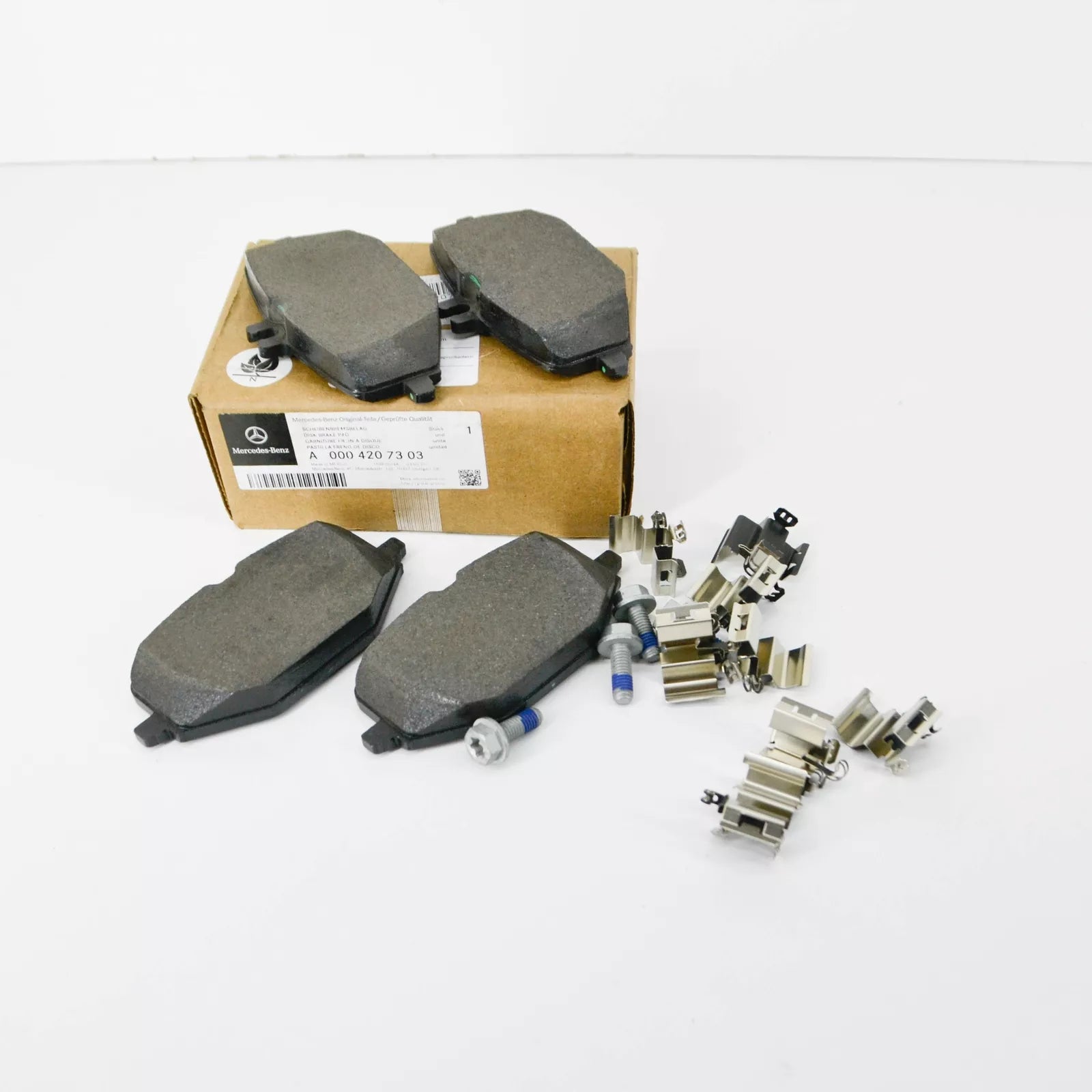 NEW MERCEDES-BENZ GLE W167 REAR WHEEL BRAKE PAD SET A0004207303 ORIGINAL