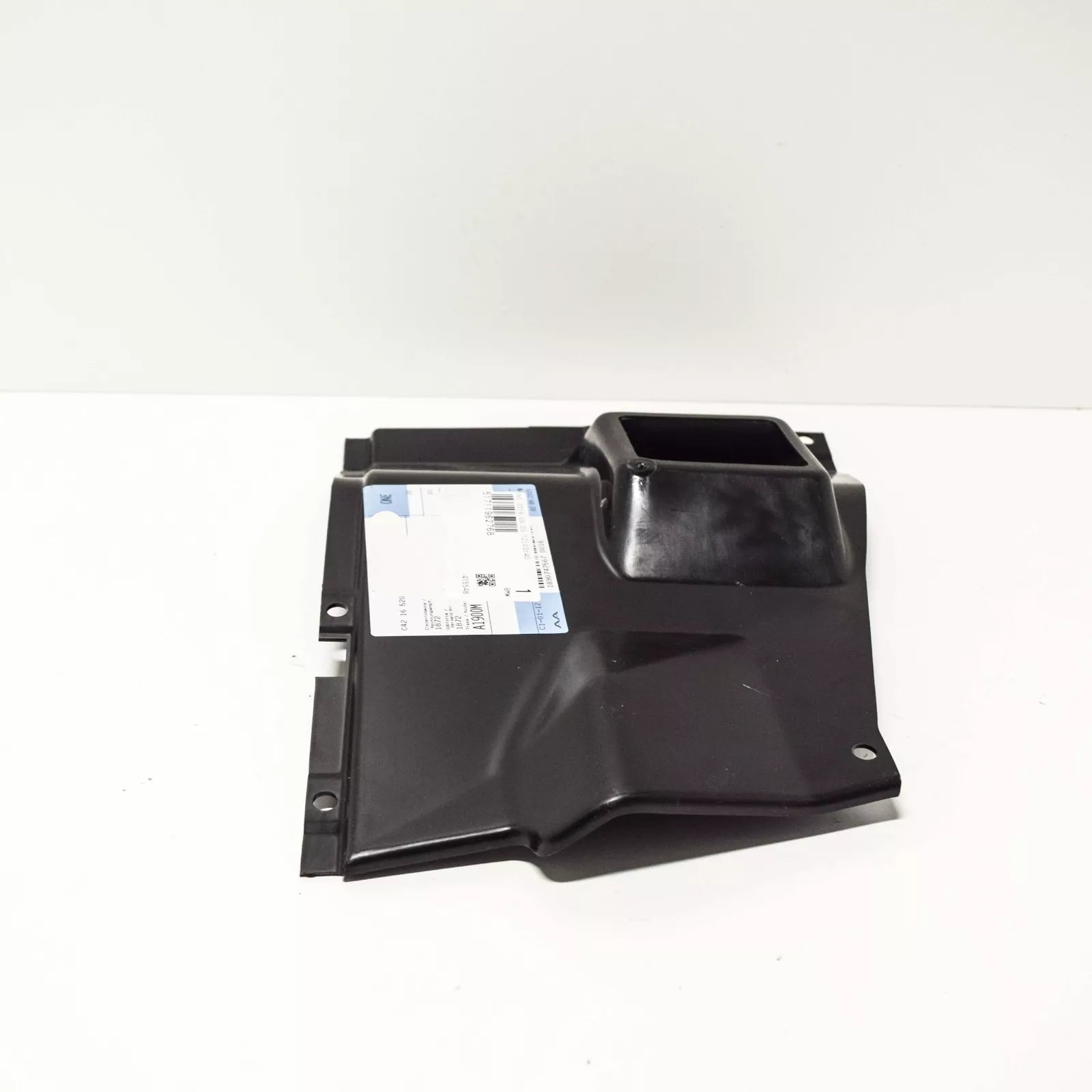 NEW BMW 3 E30 RIGHT LOWER FENDER LINER AIR DUCT 51711962768 ORIGINAL