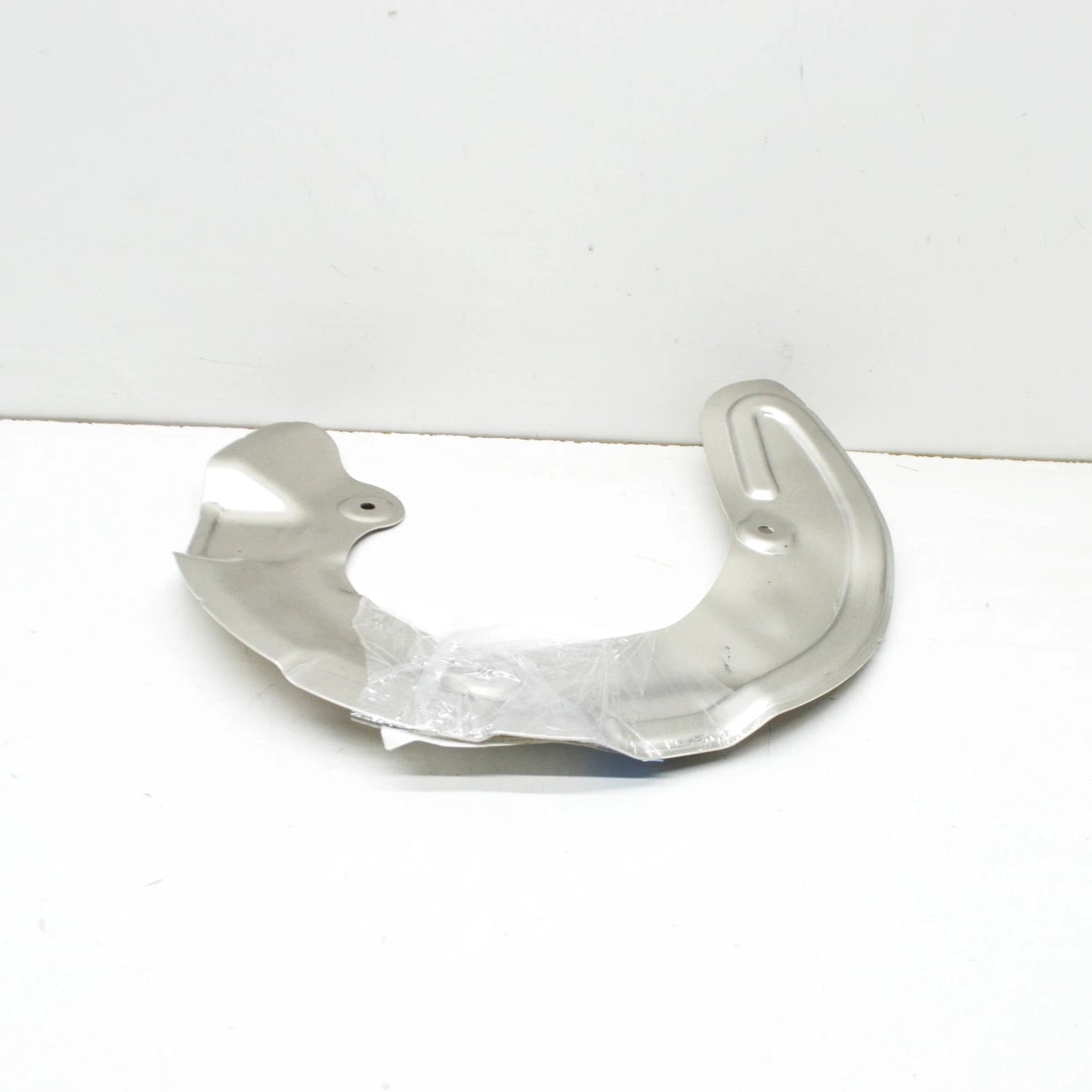 NEW BMW 1 F40 FRONT RIGHT BRAKE DISC PROTECTION 34106869780 ORIGINAL