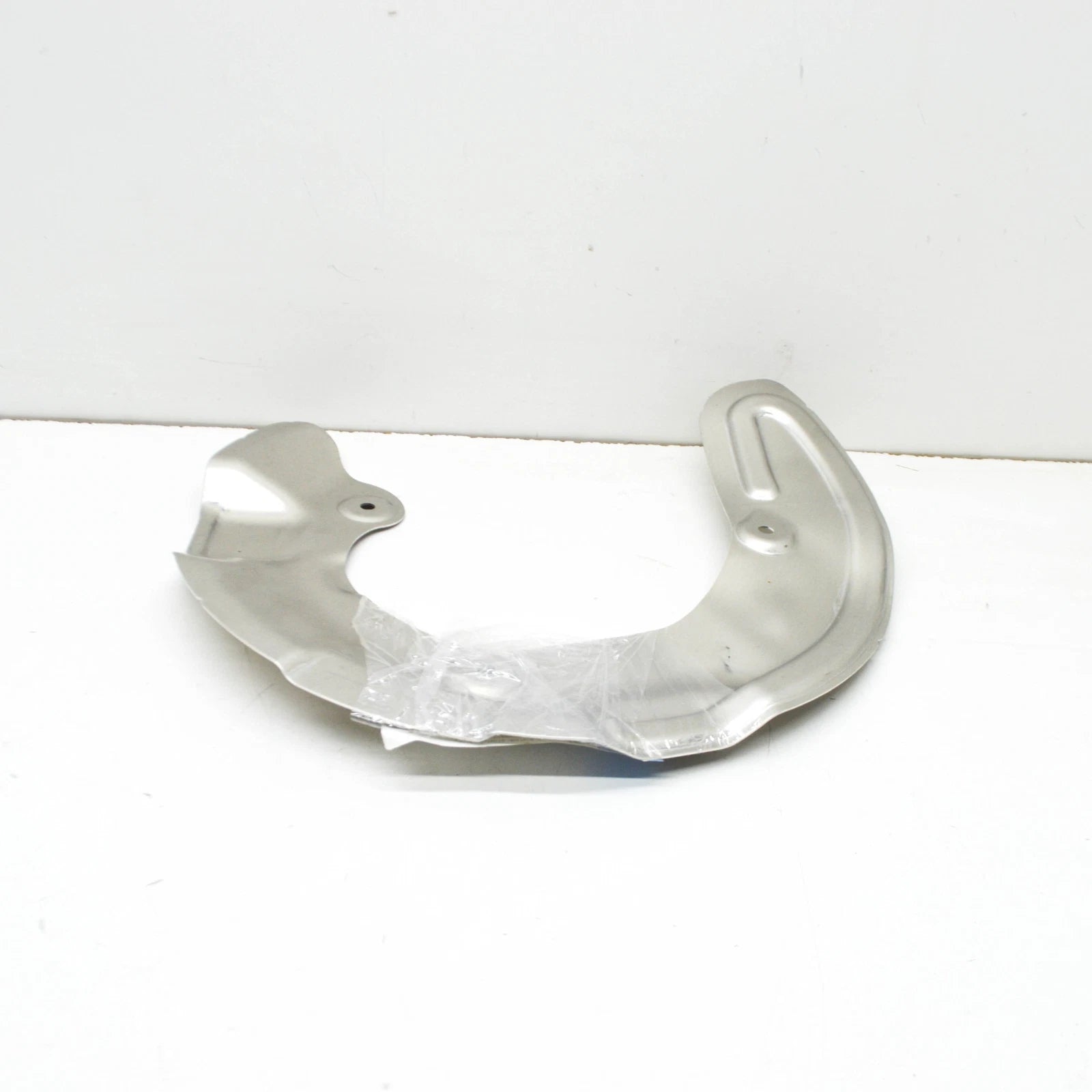 NEW BMW 1 F40 FRONT RIGHT BRAKE DISC PROTECTION 34106869780 ORIGINAL