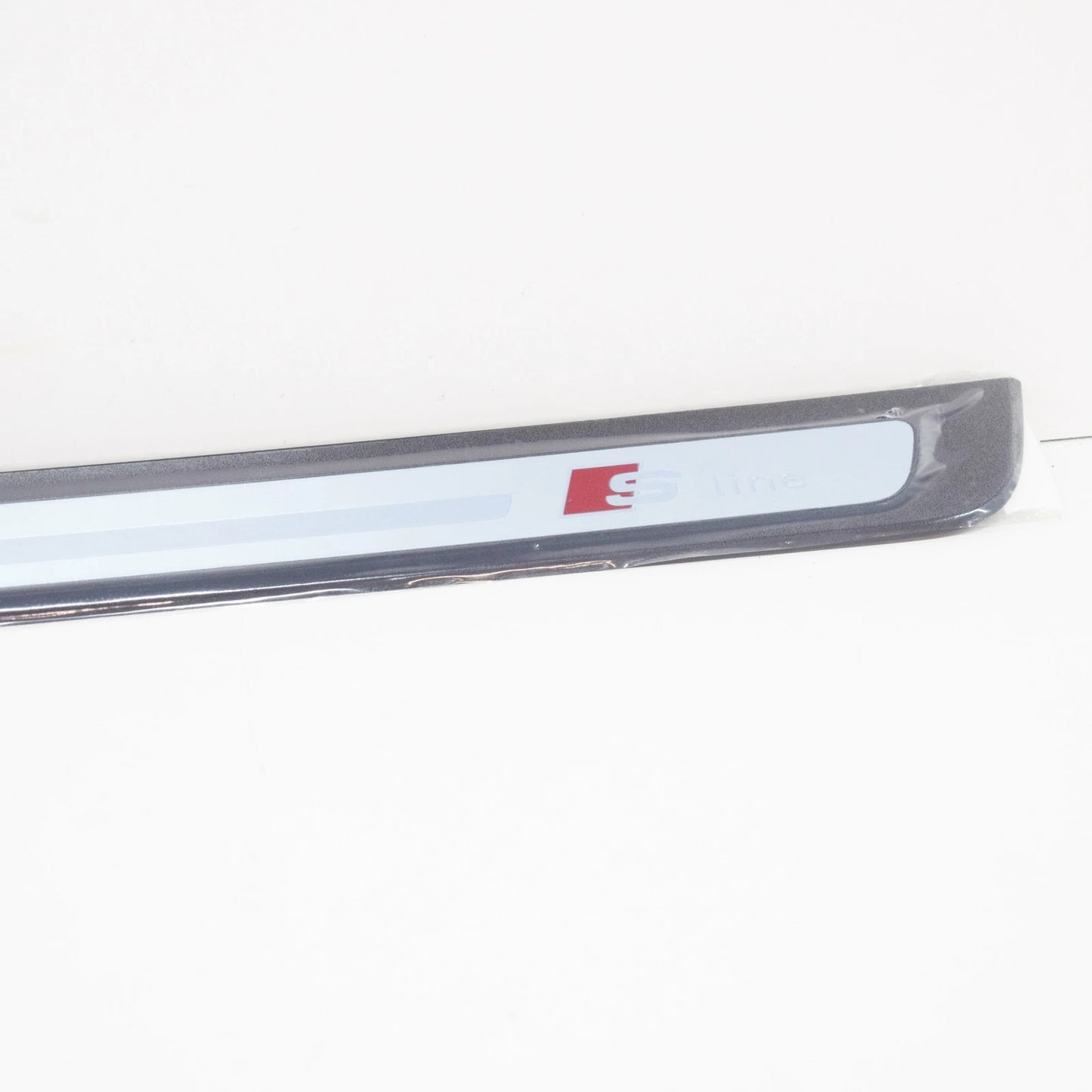 NEW AUDI A5 S5 8T8 S LINE TUNING LEFT ENTRY DOOR SILL 8T0853373H01C ORIGINAL