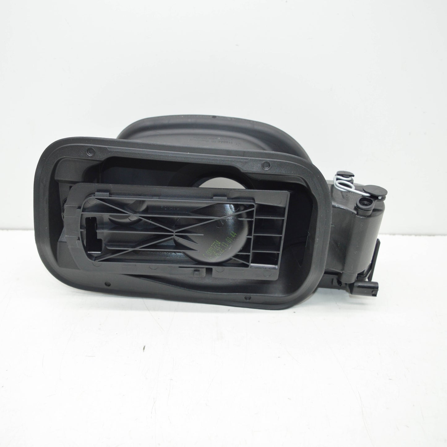 new bmw 3 f30, f80 fuel tank flap 51177238100 7238100 original
