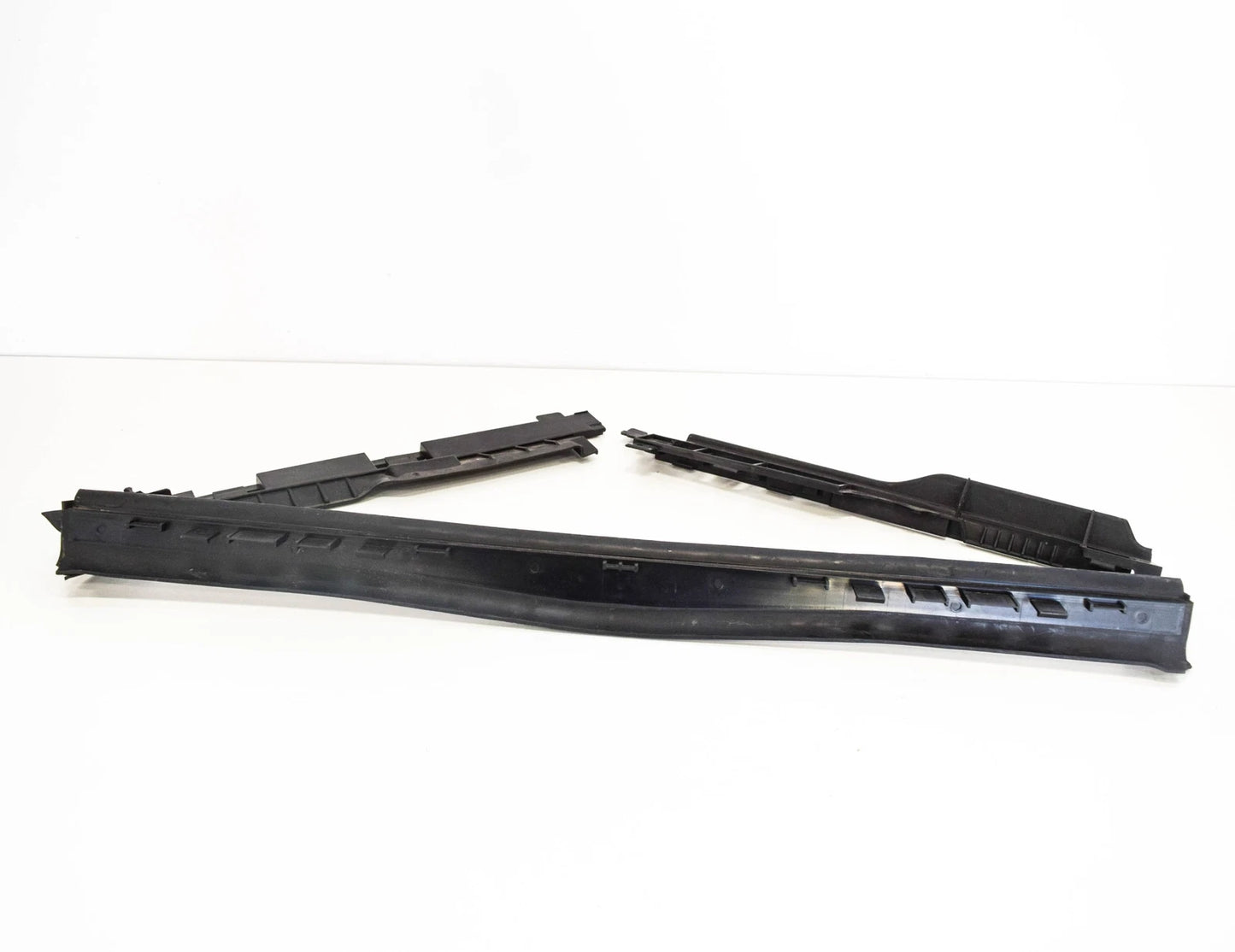 NEW MERCEDES-BENZ C-CLASS W205 RADIATOR AIR DUCT TRIM A2055050030 2015 ORIGINAL