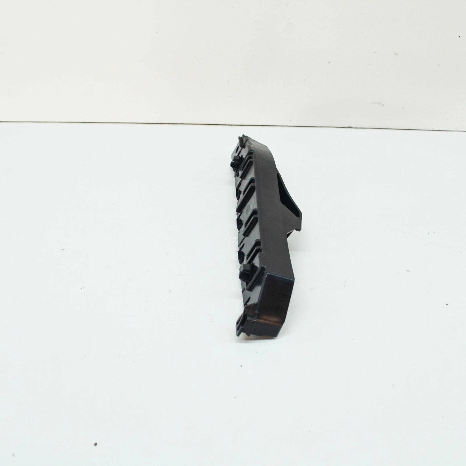 NEW VOLKSWAGEN TRANSPORTER T6 FRONT RIGHT BUMPER BRACKET 7LA807184A ORIGINAL