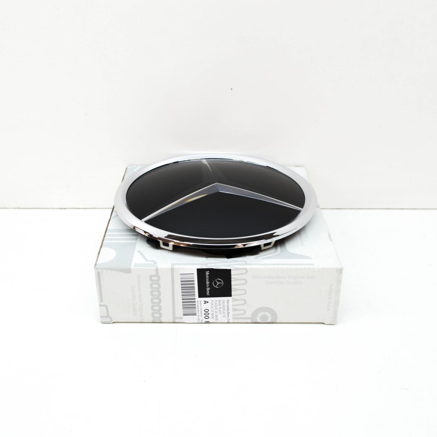 NEW MERCEDES BENZ CLS C218 DITRONIC BASE PLATE LOGO BADGE A0008880011 ORIGINAL