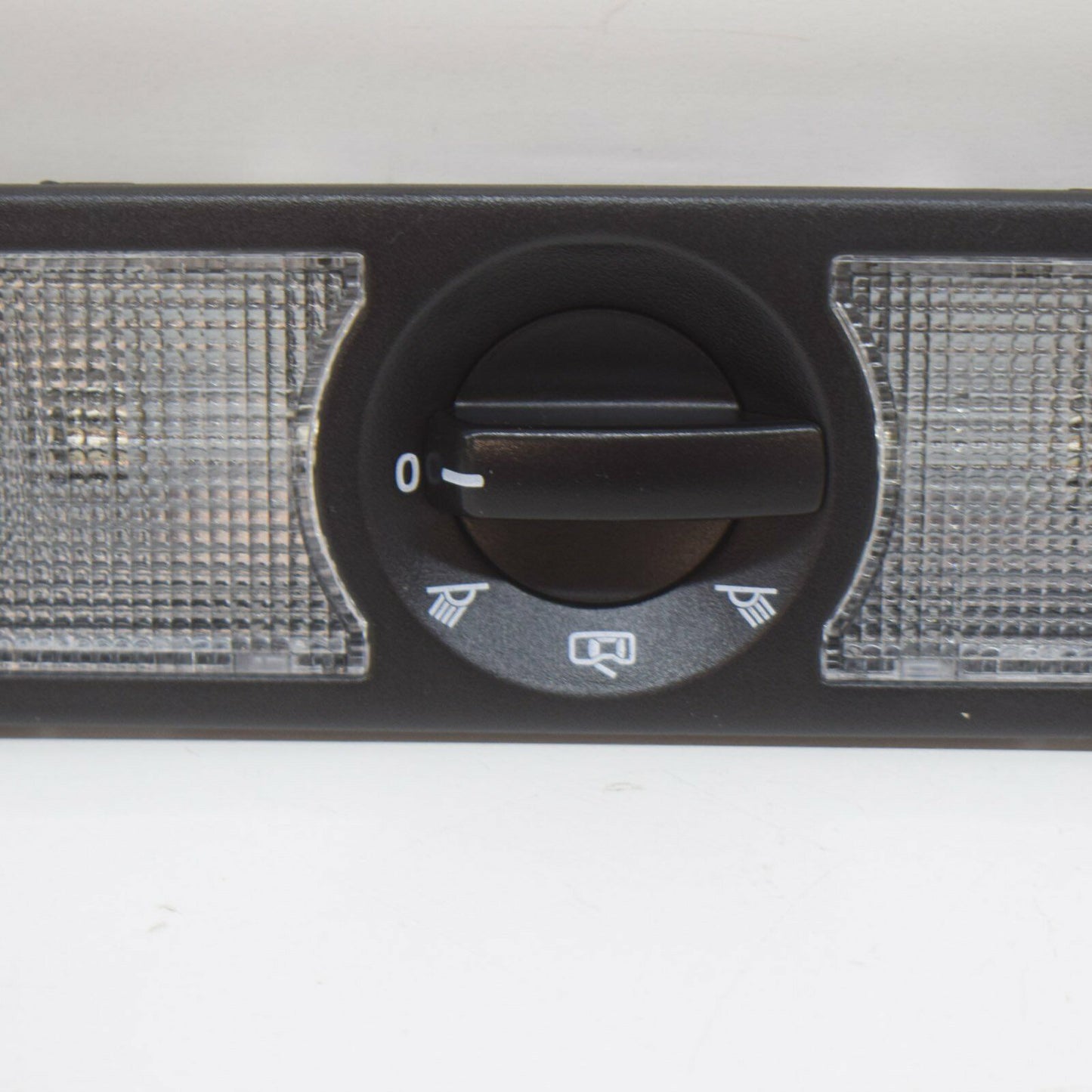 NEW VOLKSWAGEN JETTA A6 REAR INTERIOR AND READING LIGHT 6Q0947291A82V ORIGINAL