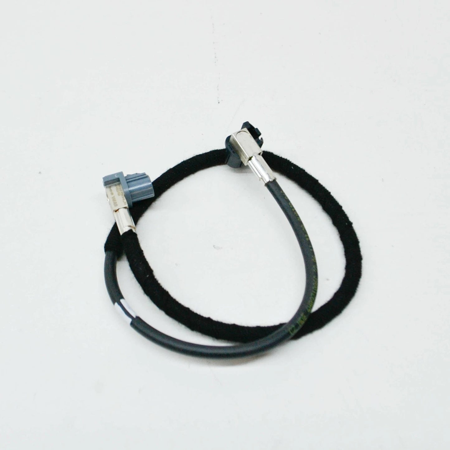 NEW AUDI A4 B8 ADAPTER CABLE LOOM 2010