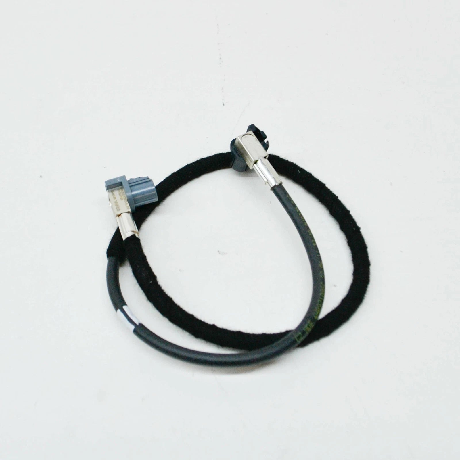 NEW AUDI A4 B8 ADAPTER CABLE LOOM 2010