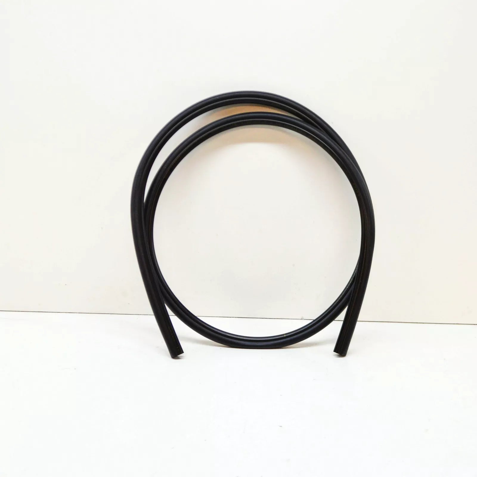 NEW BMW 7 G11 G12 FRONT BONNET HOOD RUBBER SEAL 51767475285 7475285 ORIGINAL