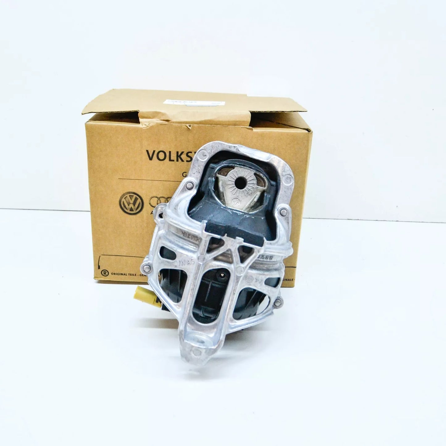 NEW AUDI A6 C8 RIGHT SIDE ENGINE MOUNT 4M0199372FQ ORIGINAL