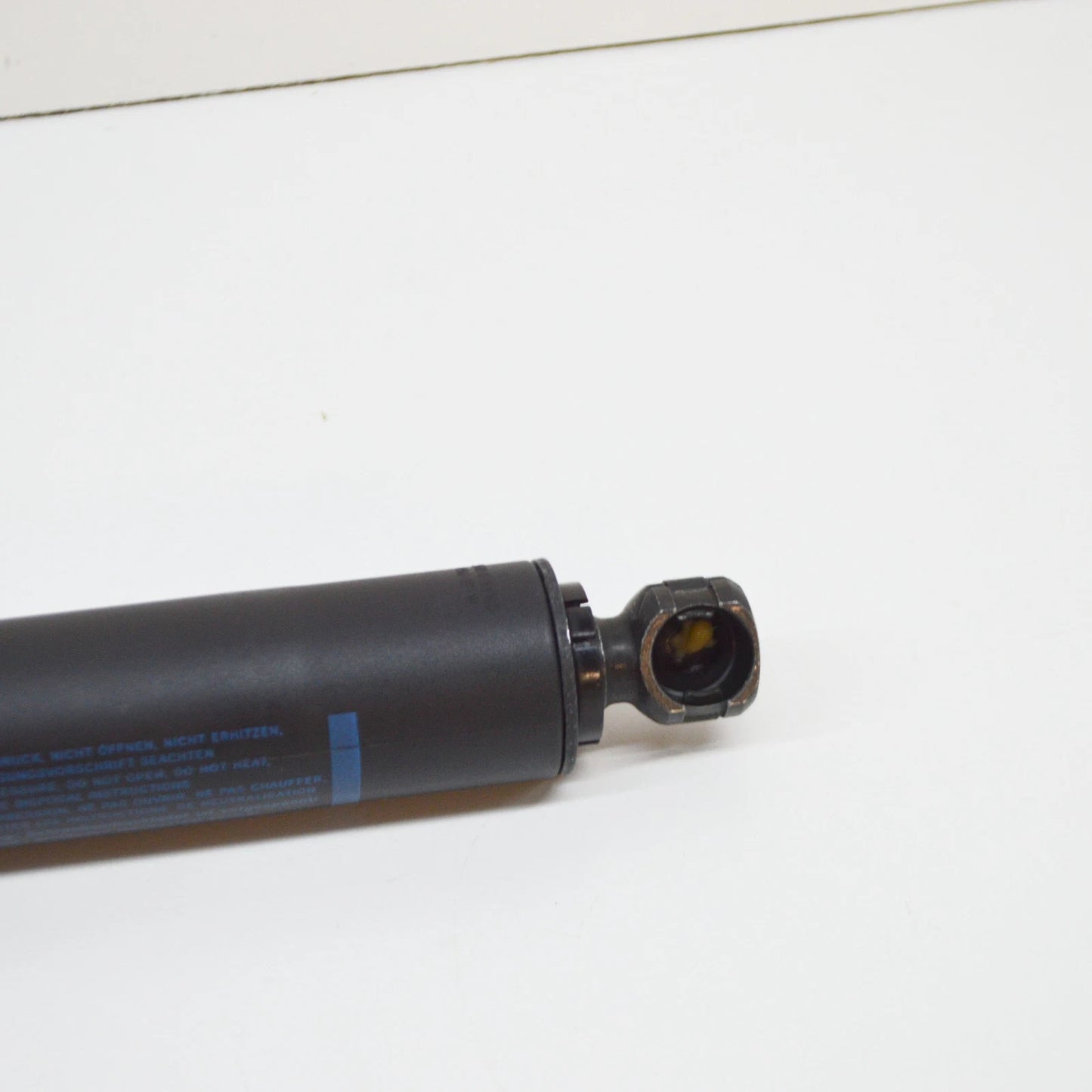 NEW VW TOUAREG 7L MK1 LEFT SIDE TAILGATE HATCH LIFT SUPPORT 7L6827550L ORIGINAL