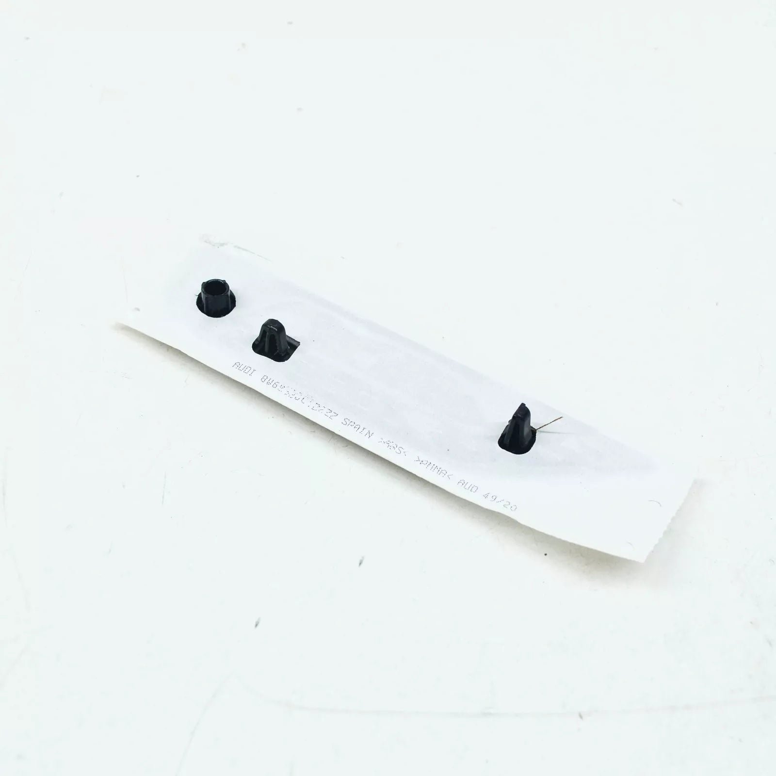 NEW AUDI RS5 8W6 FRONT LEFT FENDER WING EMBLEM BADGE 8W6853601DPUZ ORIGINAL