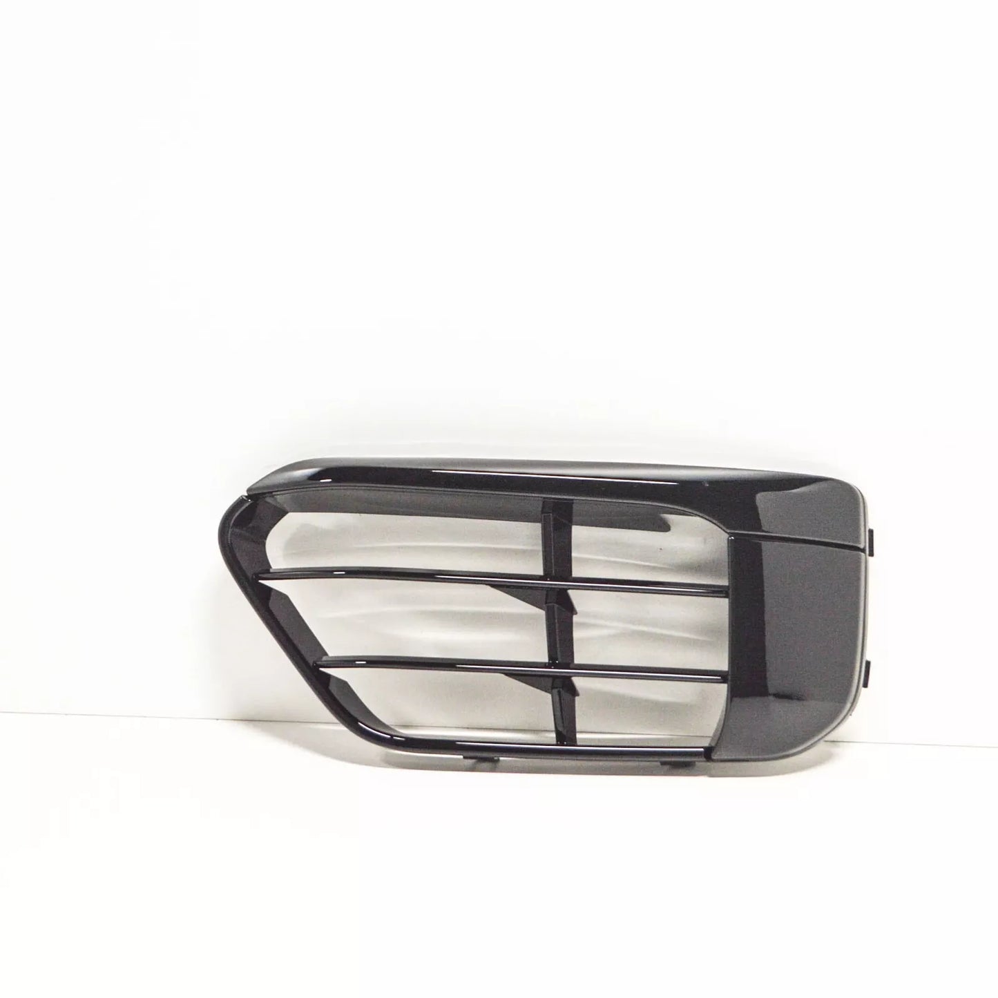 NEW BMW X1 F48 FRONT BUMPER LEFT CLOSED GRILLE 51117453985 7453985 2015 ORIGINAL
