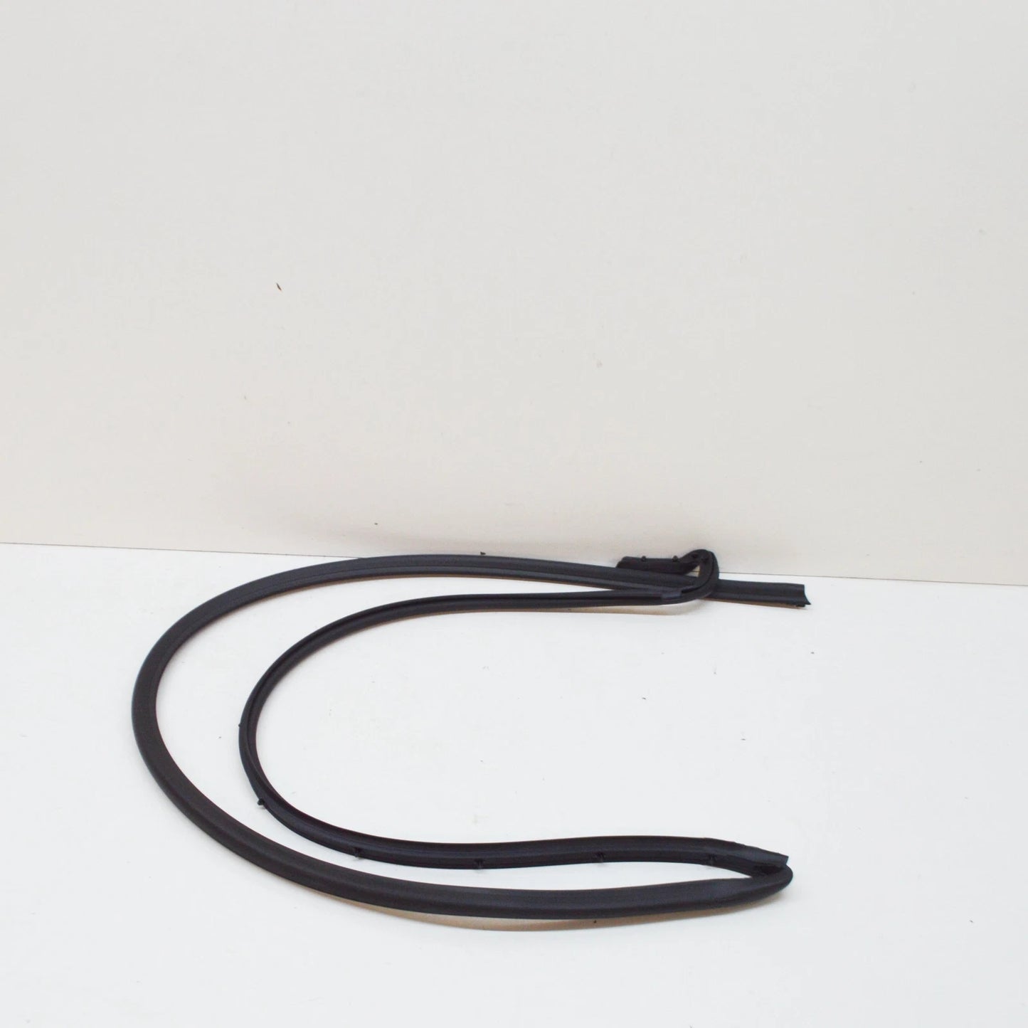 NEW VW TRANSPORTER T5 LEFT SLIDING DOOR SEAL 7E0843785C ORIGINAL