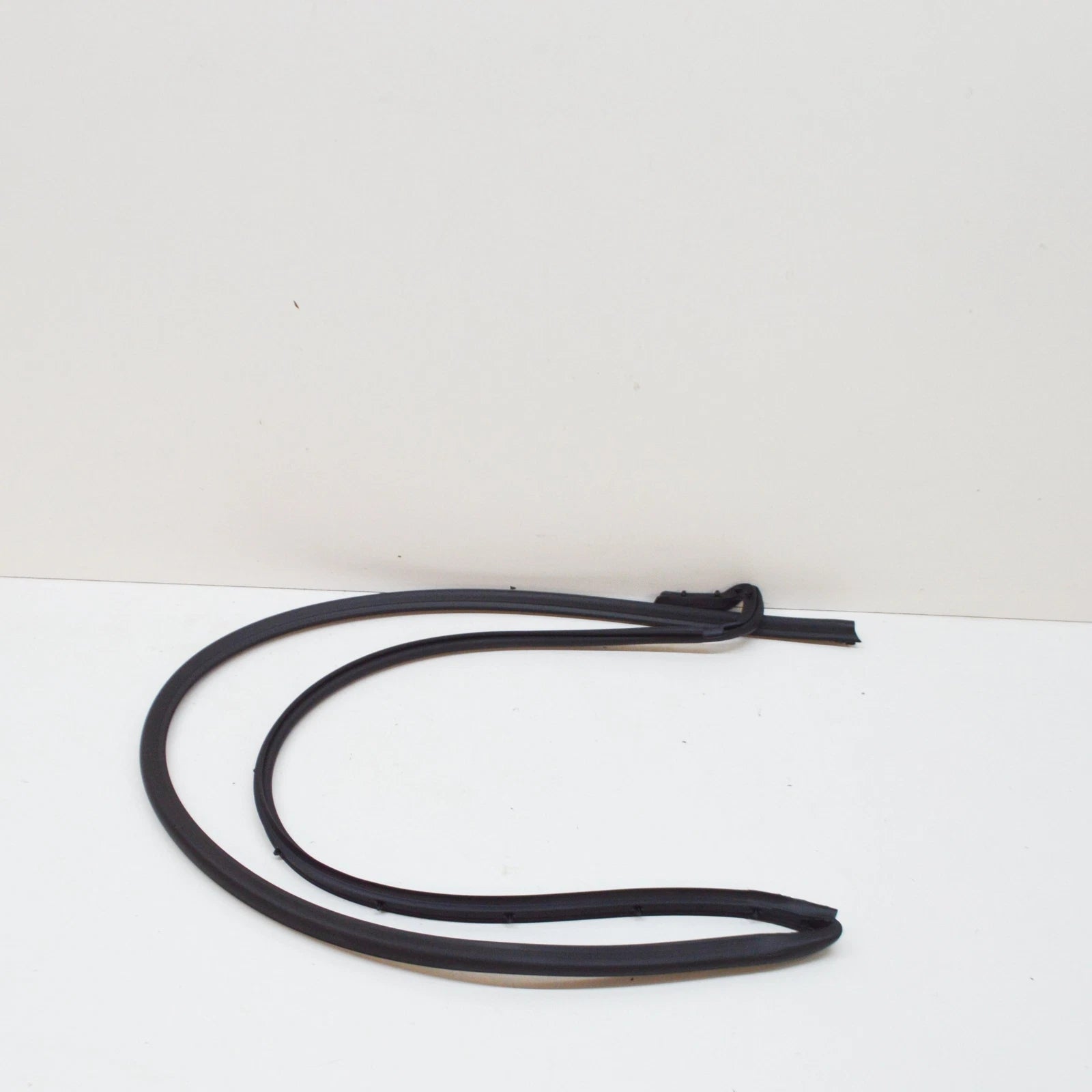 NEW VW TRANSPORTER T5 LEFT SLIDING DOOR SEAL 7E0843785C ORIGINAL