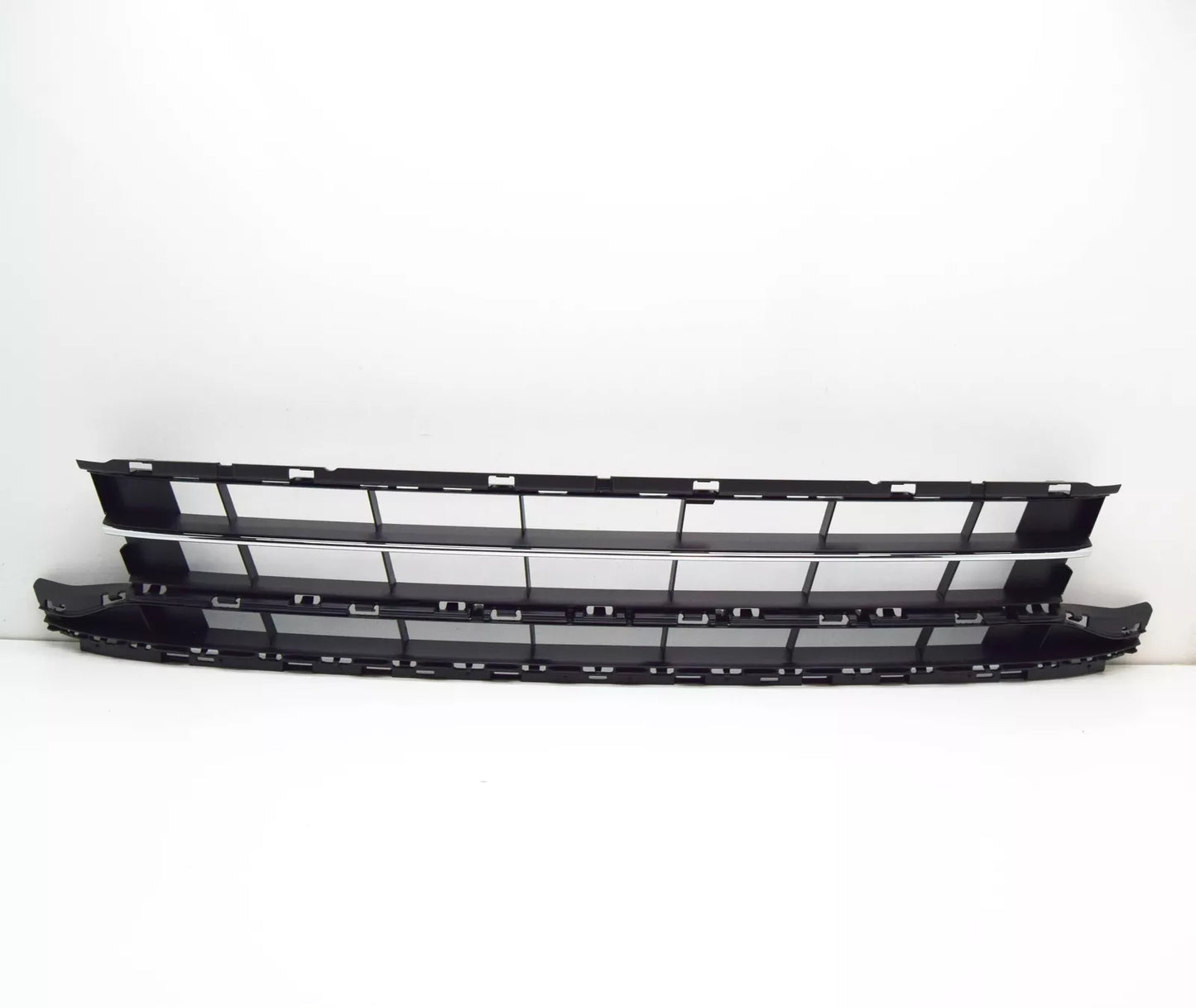 NEW VW PASSAT B8 3G FRONT CENTER LOWER BUMPER GRILLE 3G0853671B9B9 ORIGINAL