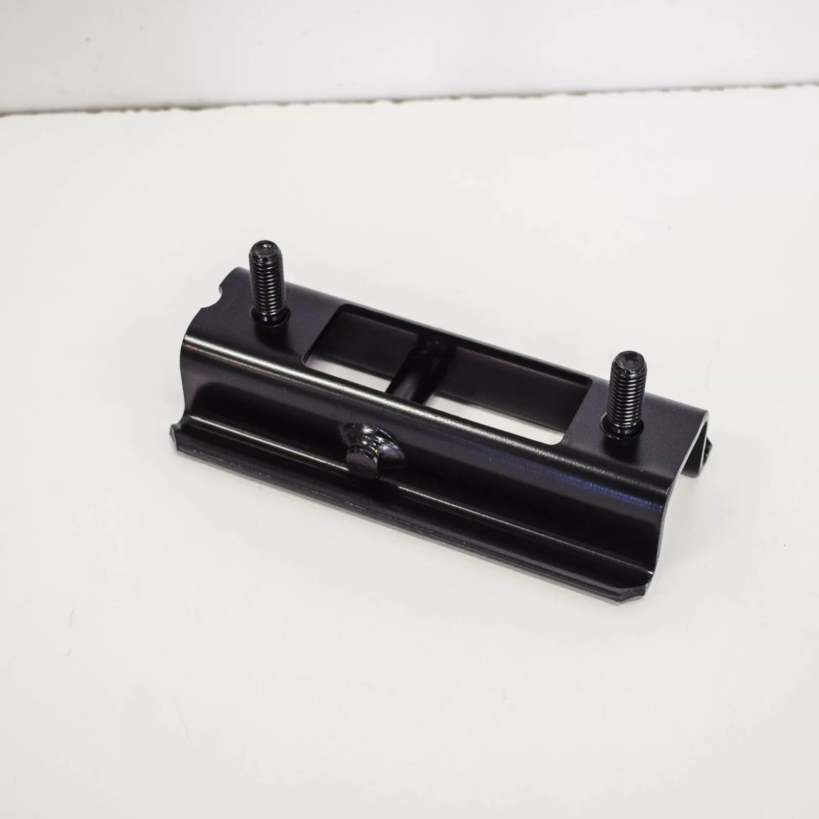 NEW VOLKSWAGEN TRANSPORTER T5 SEAT BENCH RETAINING PLATE 7H0883873F ORIGINAL