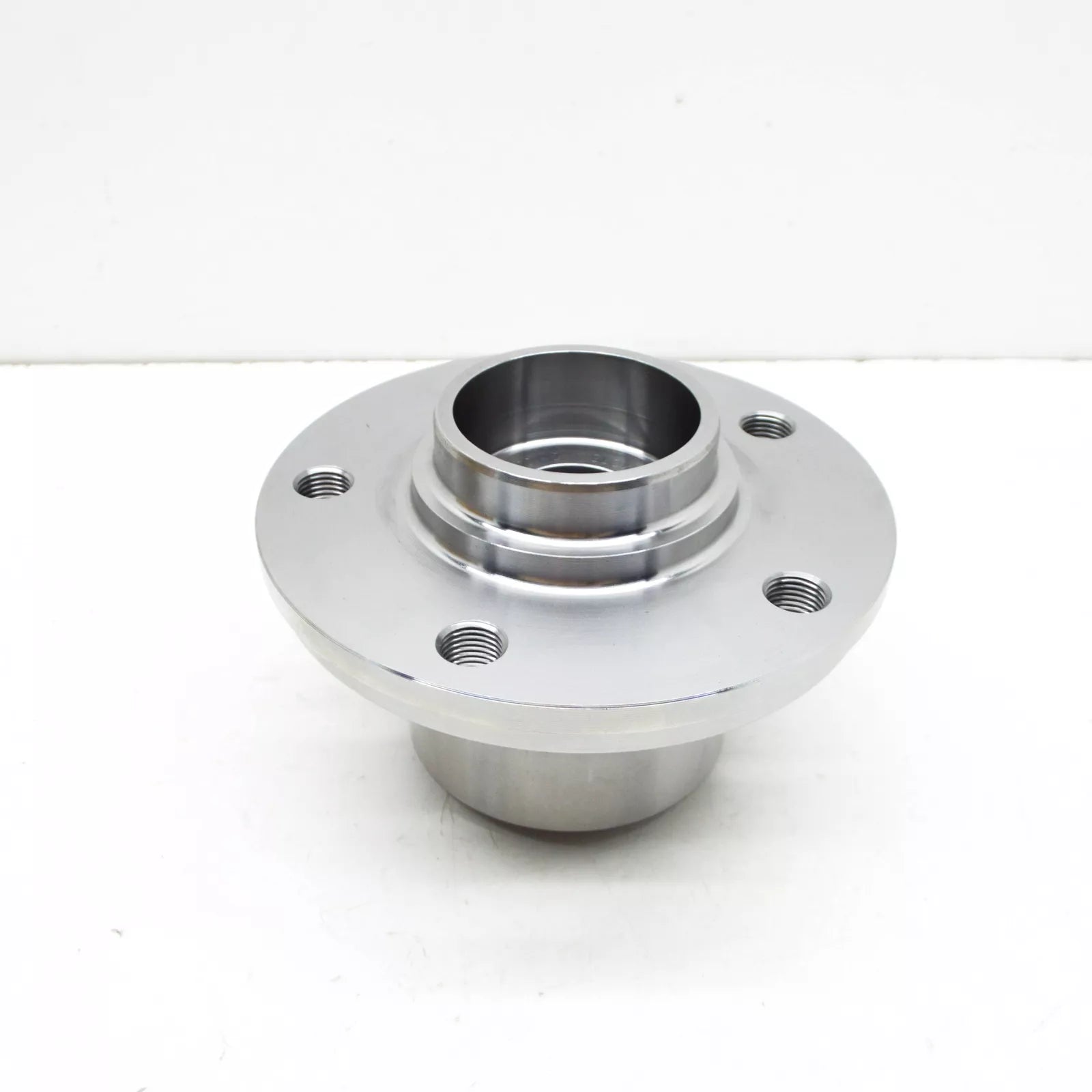 NEW VW TRANSPORTER T5 REAR WHEEL HUB WITH BEARING 7H0401611H ORIGINAL