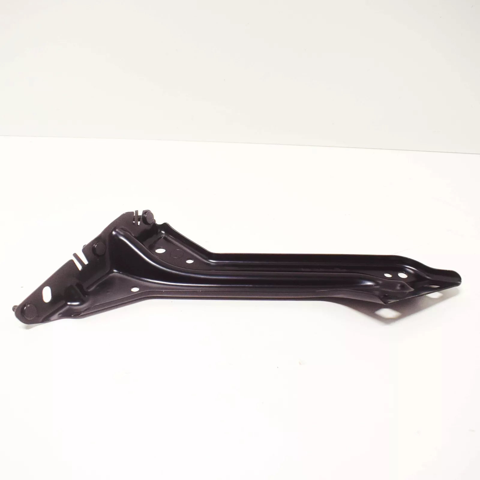 NEW AUDI Q5 8R FRONT RIGHT FENDER BRACKET 8R0821136 2015