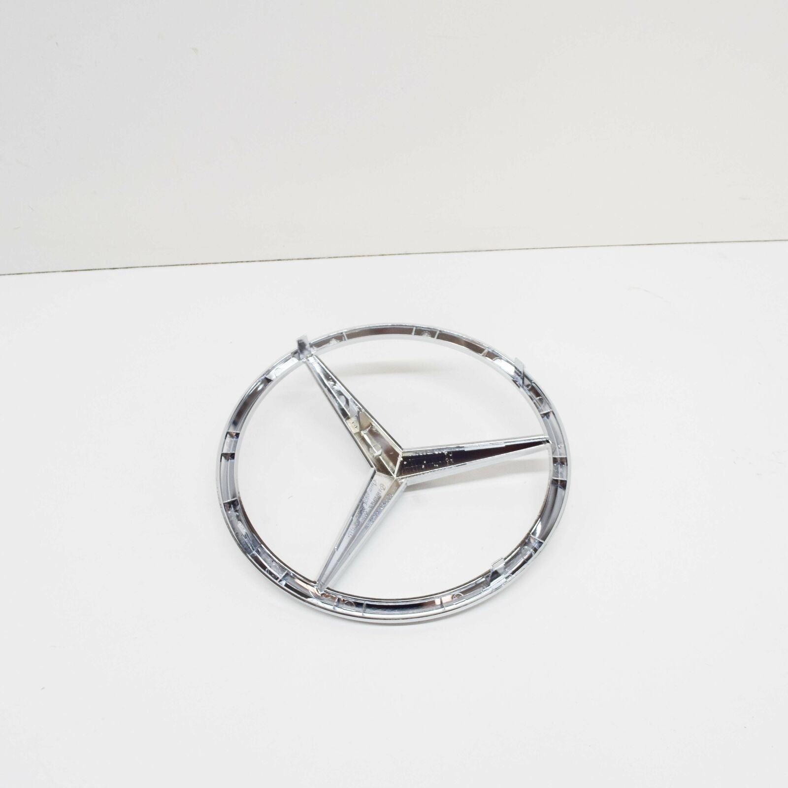 NEW MERCEDES-BENZ SPRINTER 903 FRONT GRILLE EMBLEM BADGE A9018170816 ORIGINAL