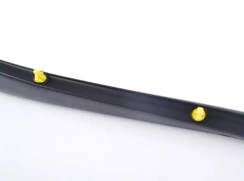 NEW AUDI A4 B7 FRONT LEFT OUTER DOOR SEAL RUBBER 8E0837911M ORIGINAL