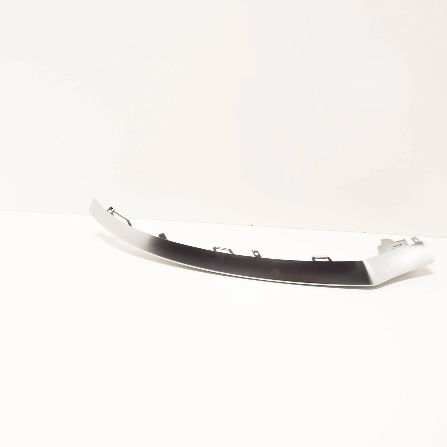 NEW MERCEDES-BENZ C W205 FRONT BUMPER LEFT SIDE MOLDING A2058851900