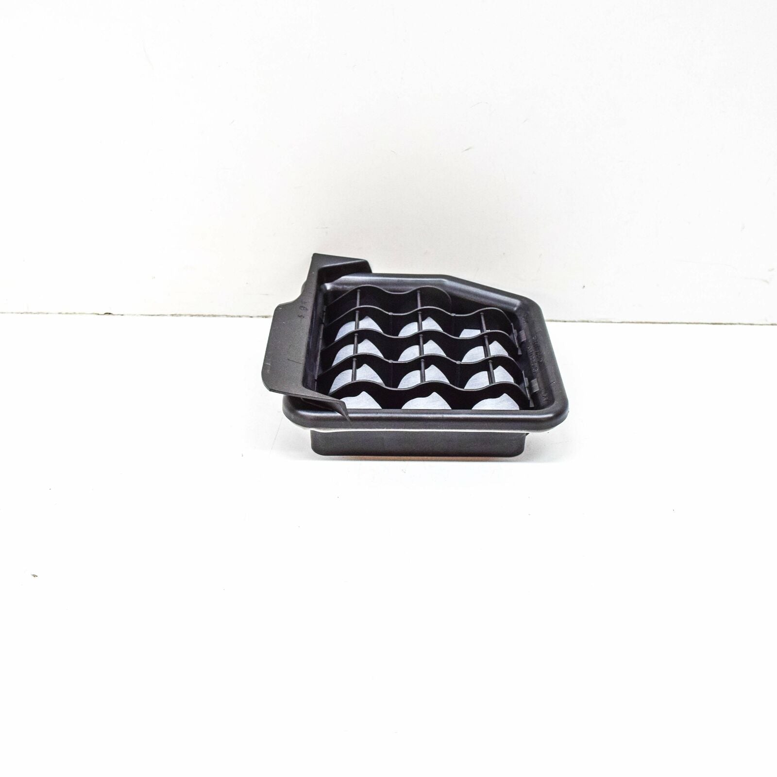 NEW VOLKSWAGEN SCIROCCO MK3 REAR RIGHT BODY VENT TRIM 1K0819466B ORIGINAL