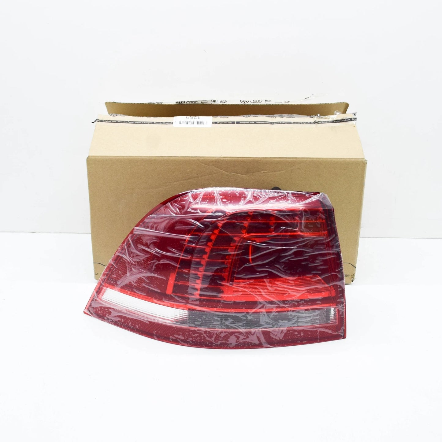 NEW VW TOUAREG 7P REAR LEFT OUTER TAILLIGHT 7P6945207 ORIGINAL