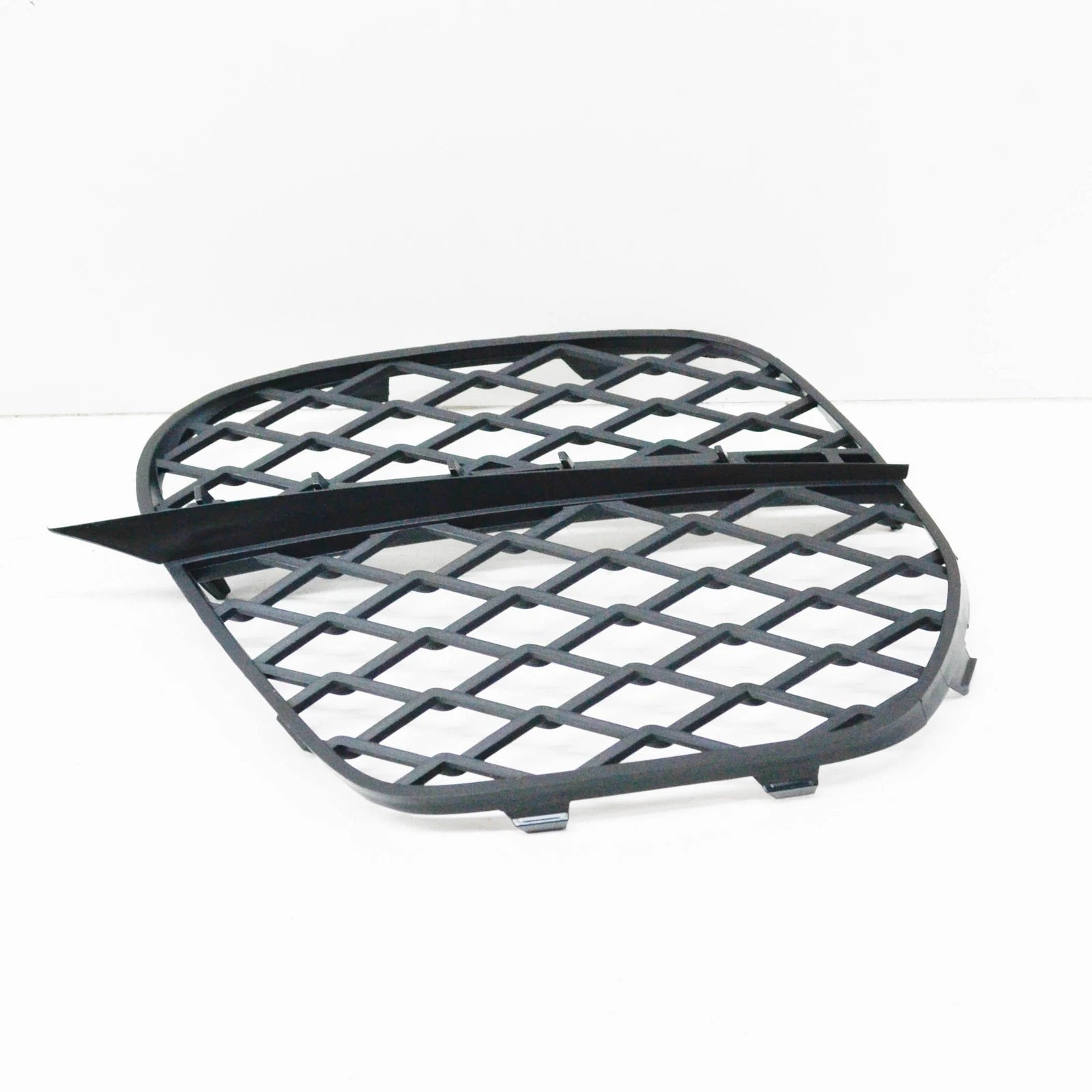 NEW BMW X5 E70 FRONT BUMPER LEFT OPEN GRILLE 51117222857 7222857 ORIGINAL