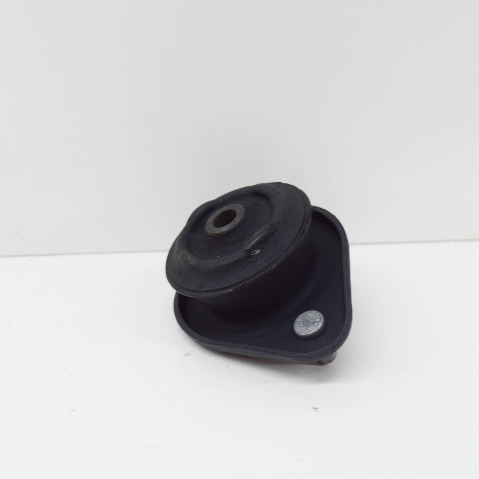 new bmw 8 e31 rear spring strut guide support 33521091605 original