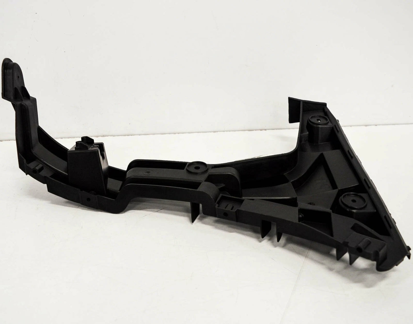 NEW AUDI Q3 8U REAR BUMPER LEFT SIDE BRACKET 8U0807453B ORIGINAL